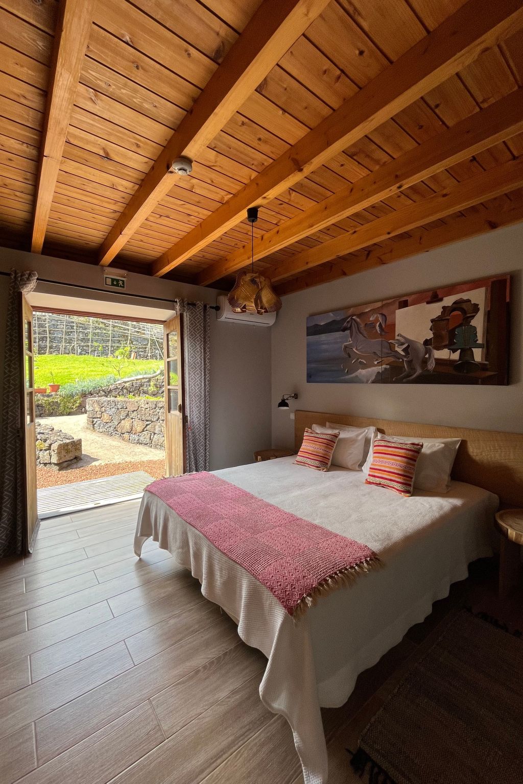 "Vinea Lava" mit Blick auf das Wasser-Binnen