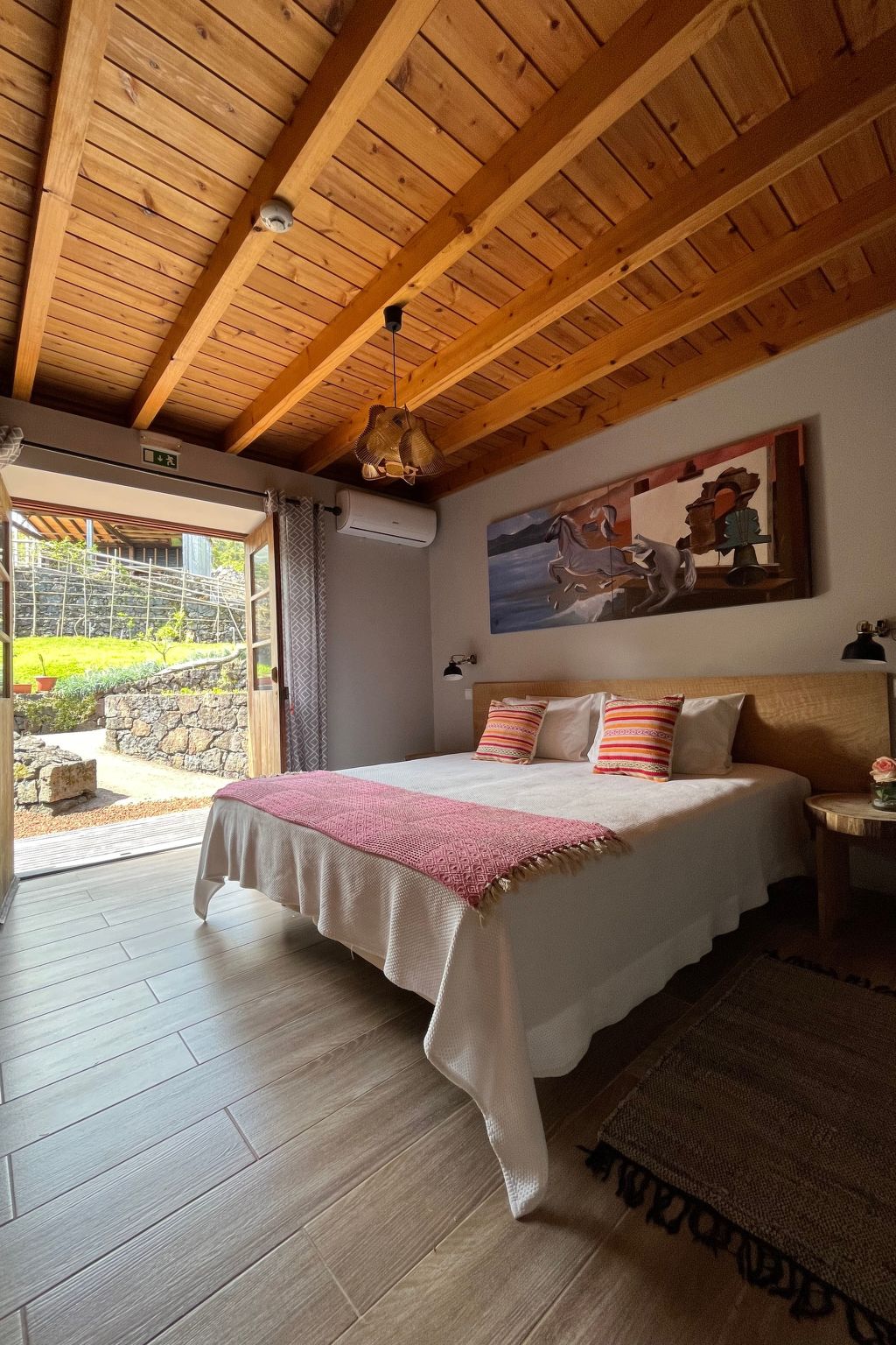 "Vinea Lava" mit Blick auf das Wasser-Binnen