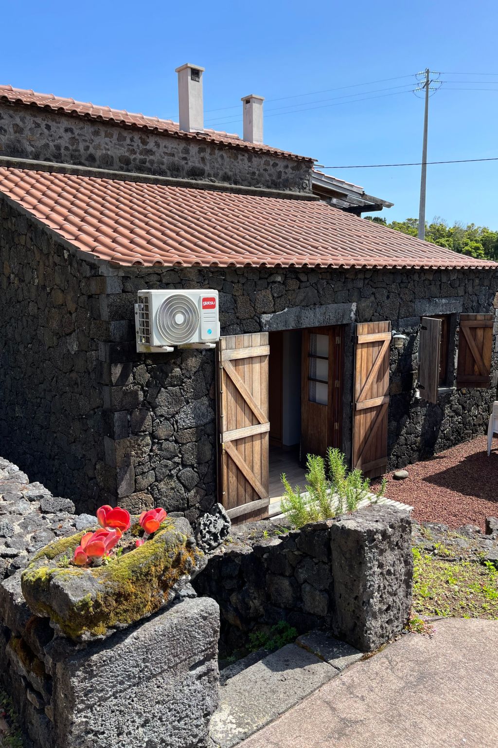 "Vinea Lava" mit Blick auf das Wasser-Binnen