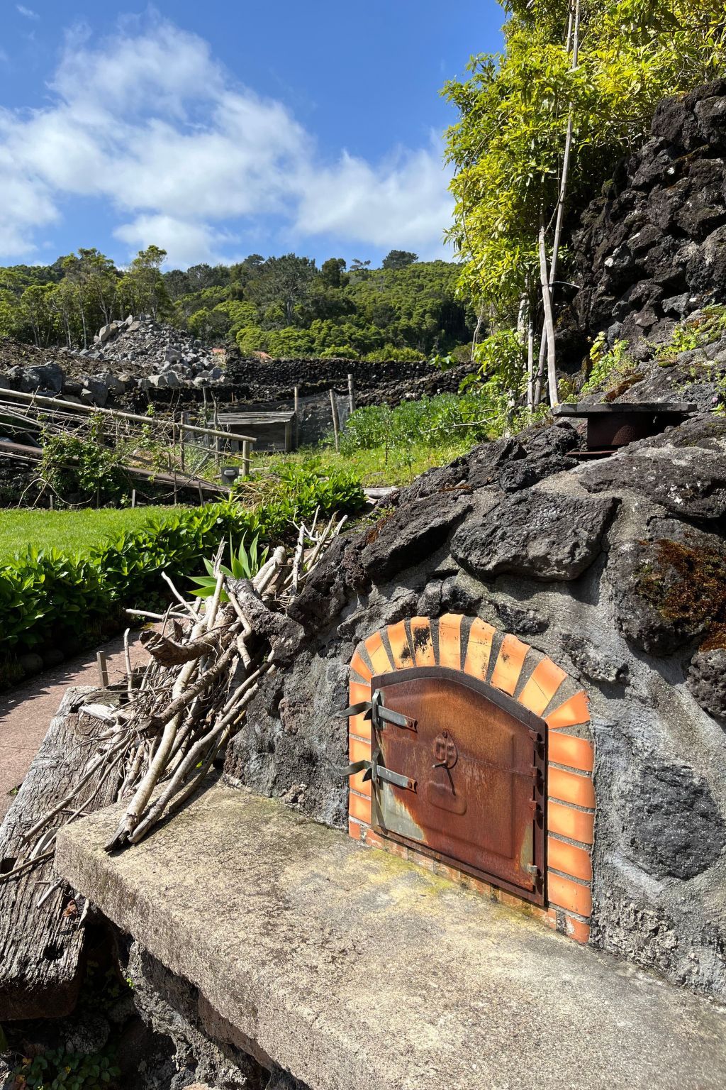 "Vinea Lava" mit Blick auf das Wasser-Binnen