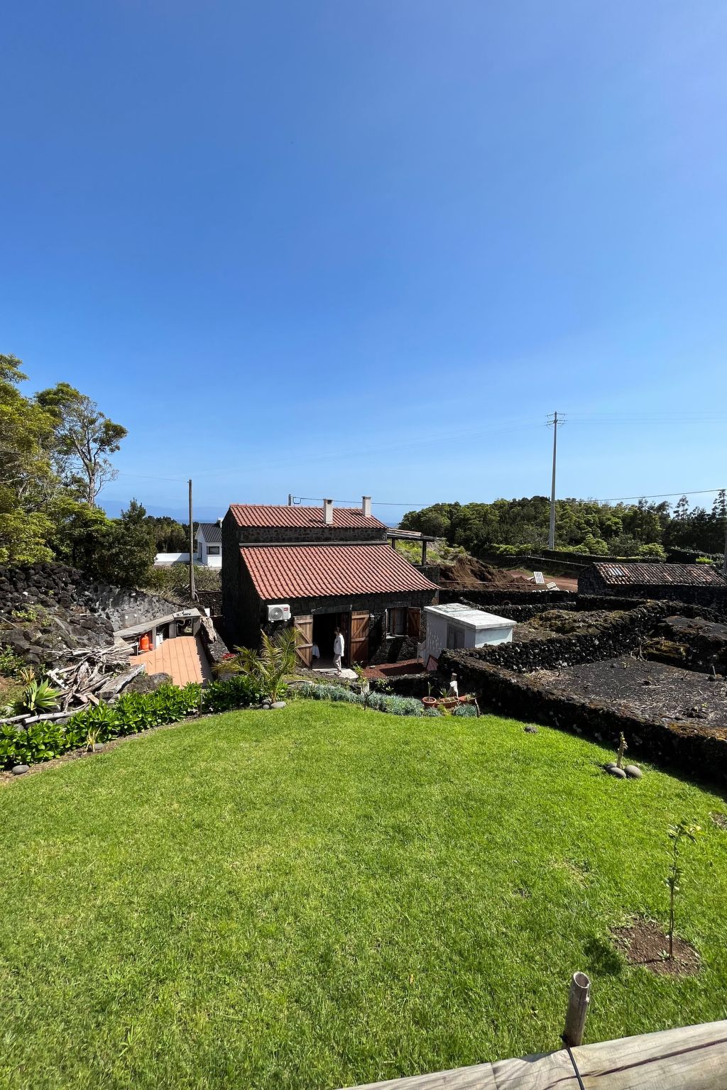"Vinea Lava" mit Blick auf das Wasser-Binnen