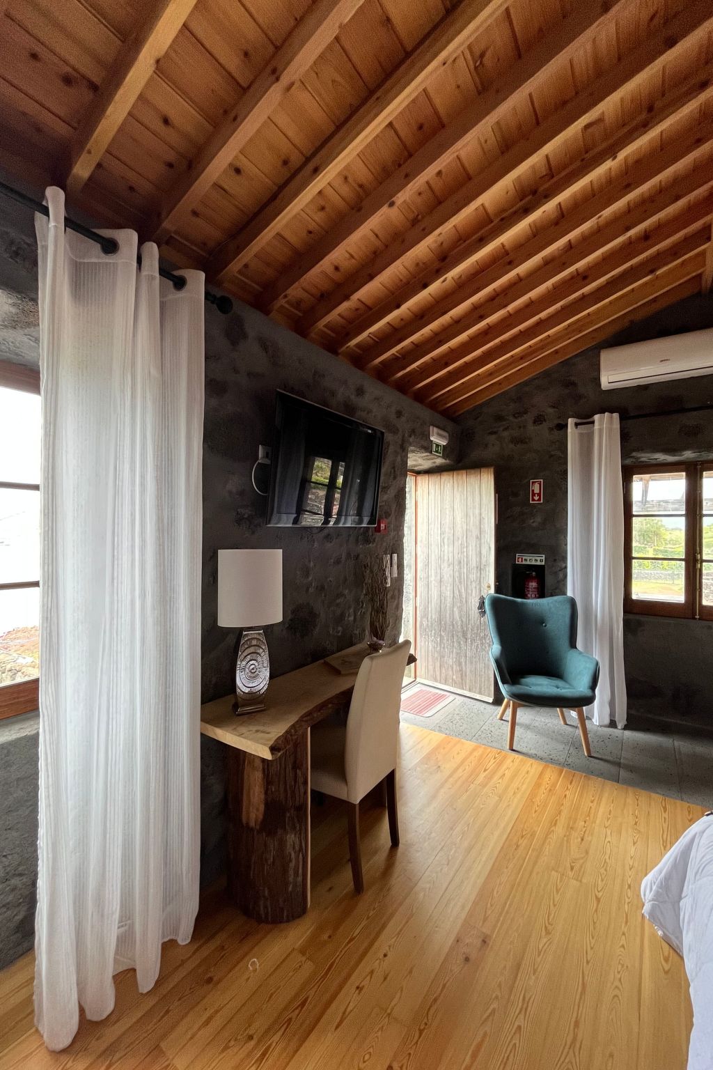 "Vinea Lava" mit Blick auf das Wasser-Binnen