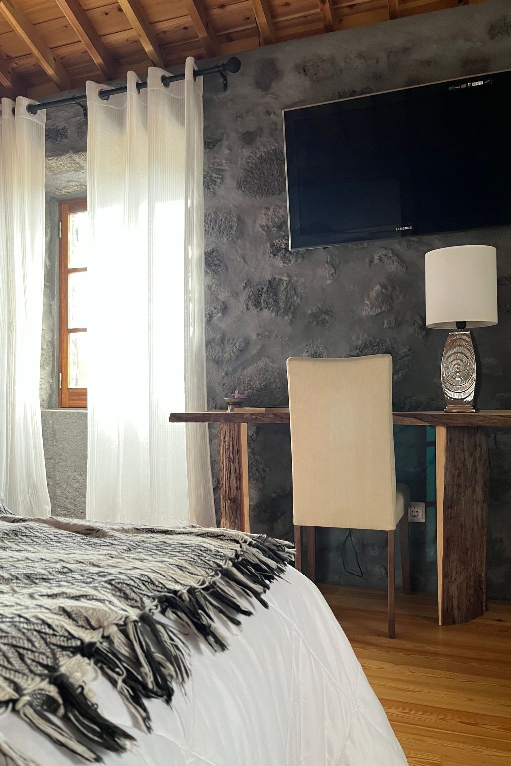 "Vinea Lava" mit Blick auf das Wasser-Binnen