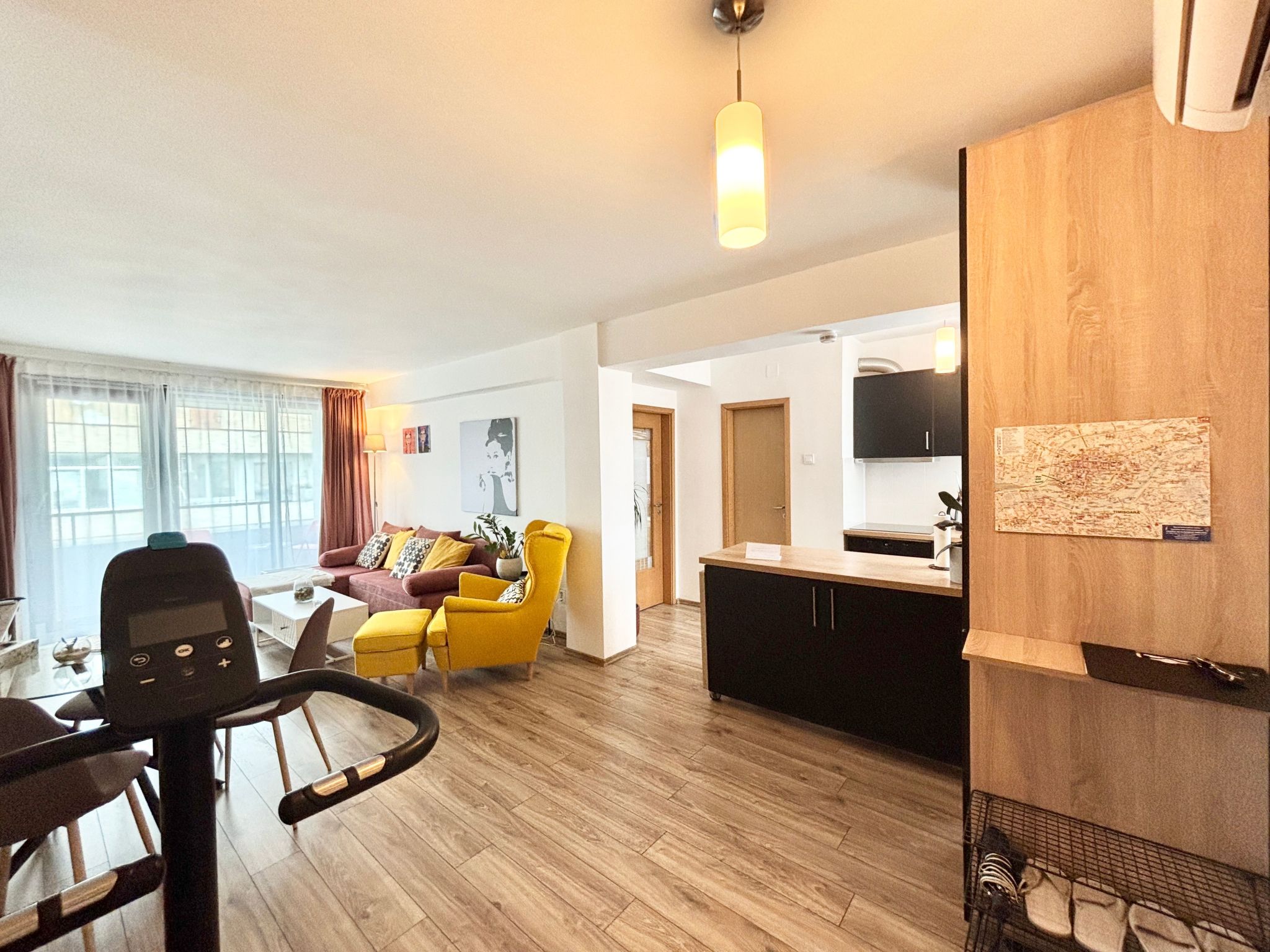 Opera Sunrise zentrale moderne Balkonwohnung-Binnen