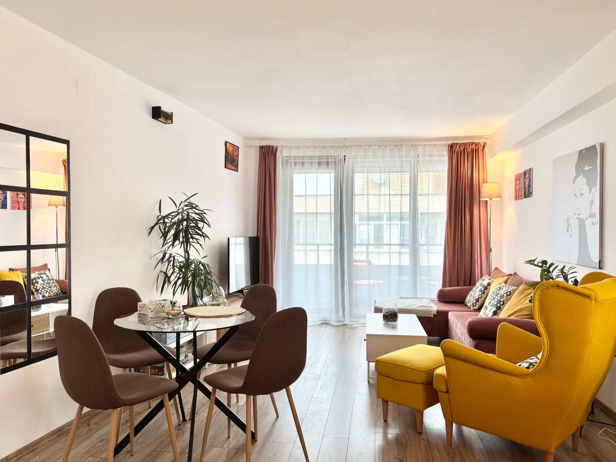 Opera Sunrise zentrale moderne Balkonwohnung-Binnen