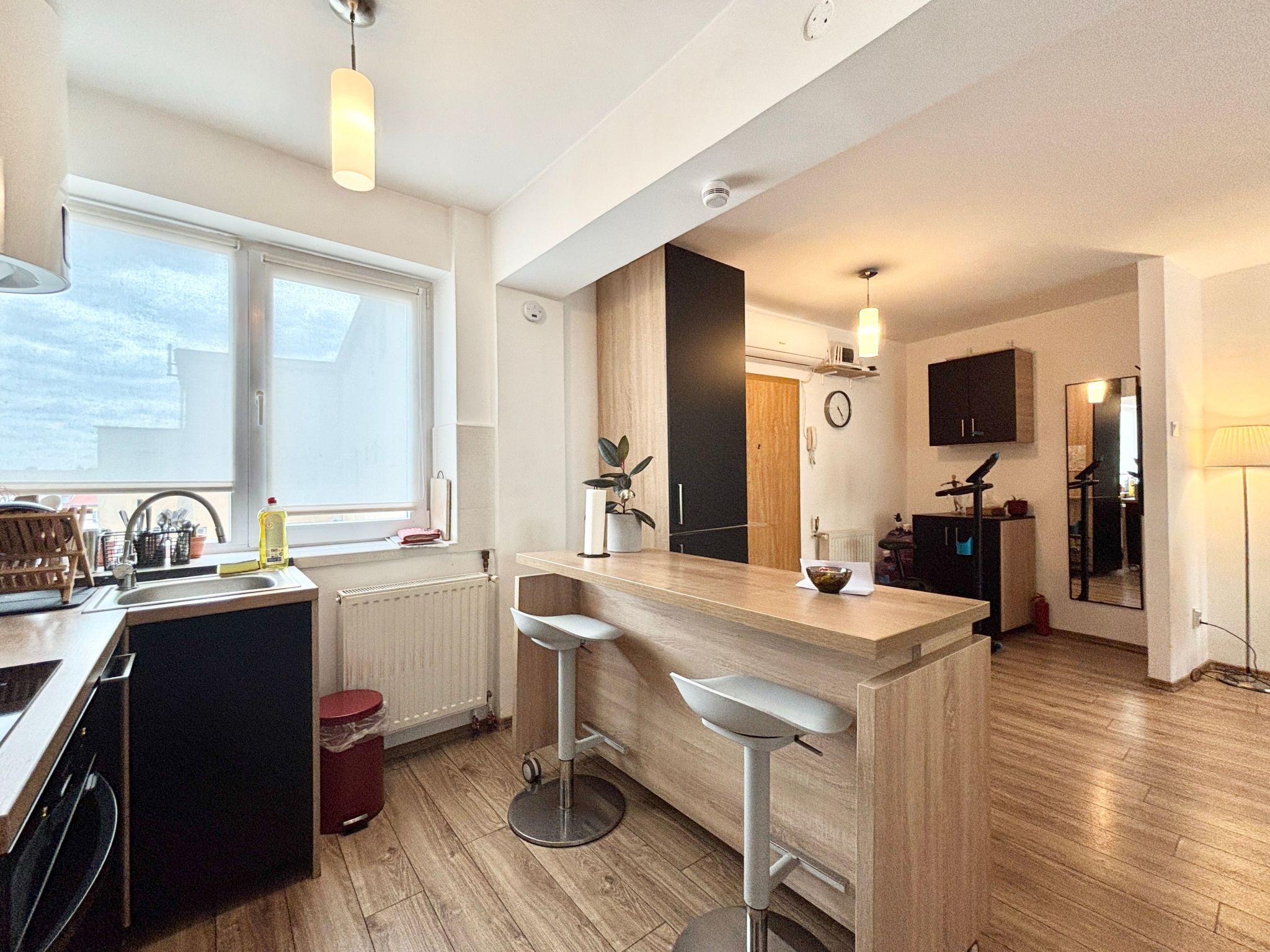 Opera Sunrise zentrale moderne Balkonwohnung-Binnen