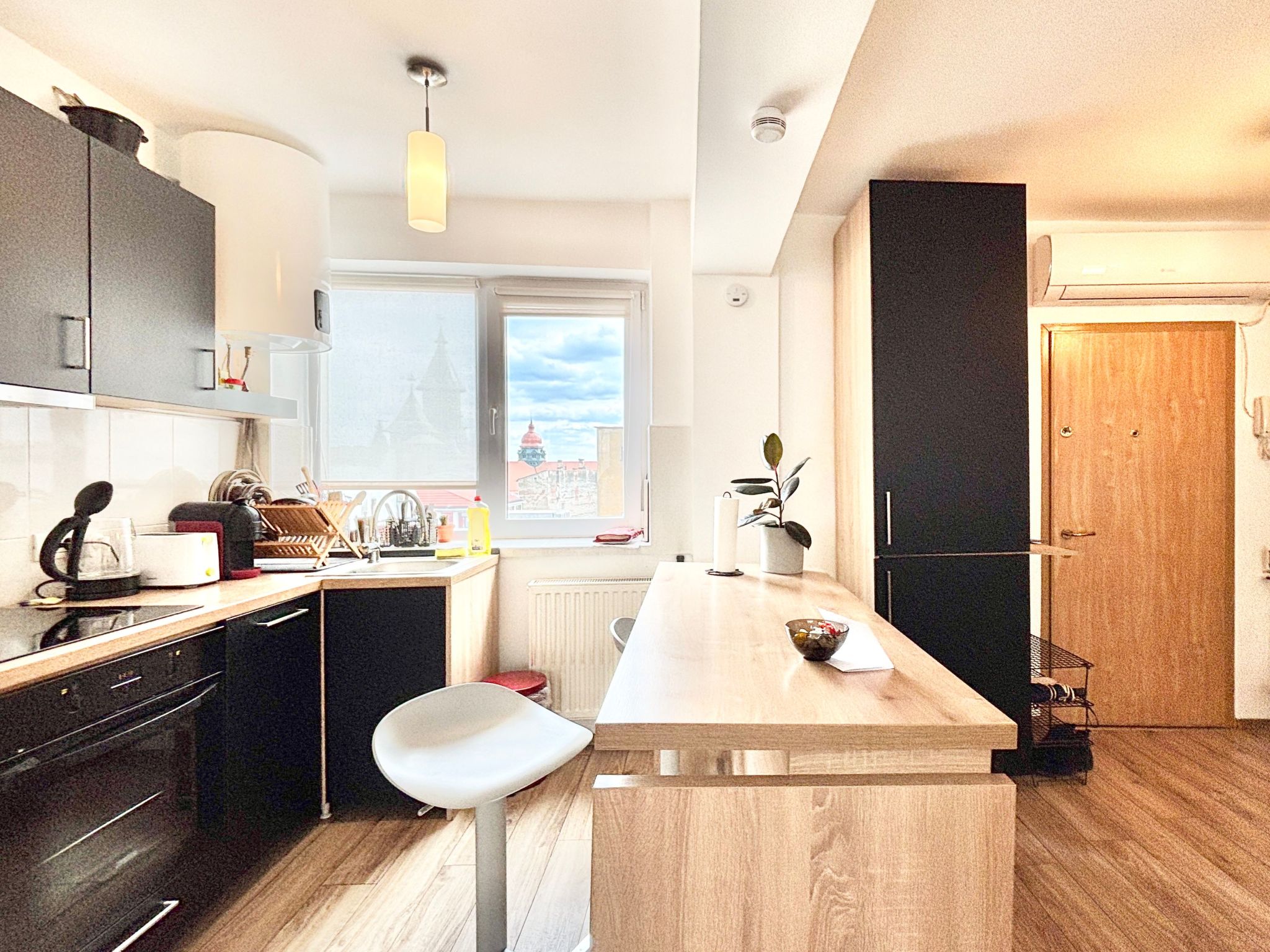 Opera Sunrise zentrale moderne Balkonwohnung