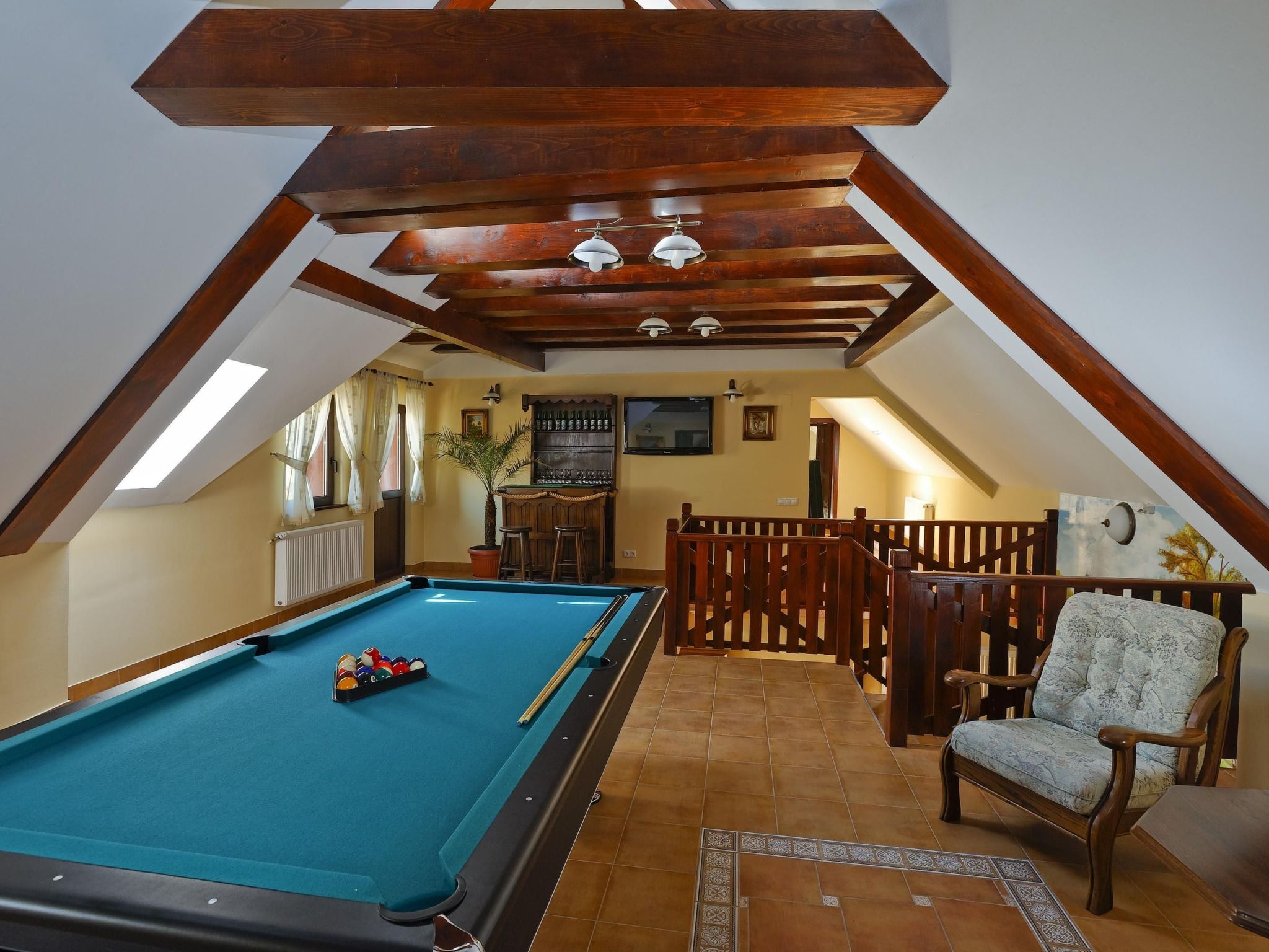 Kürzlich in eine Ferienvilla konvertiertes (2010), umfriedetes Haus aus der Sac — Living Room (1 of 15)
