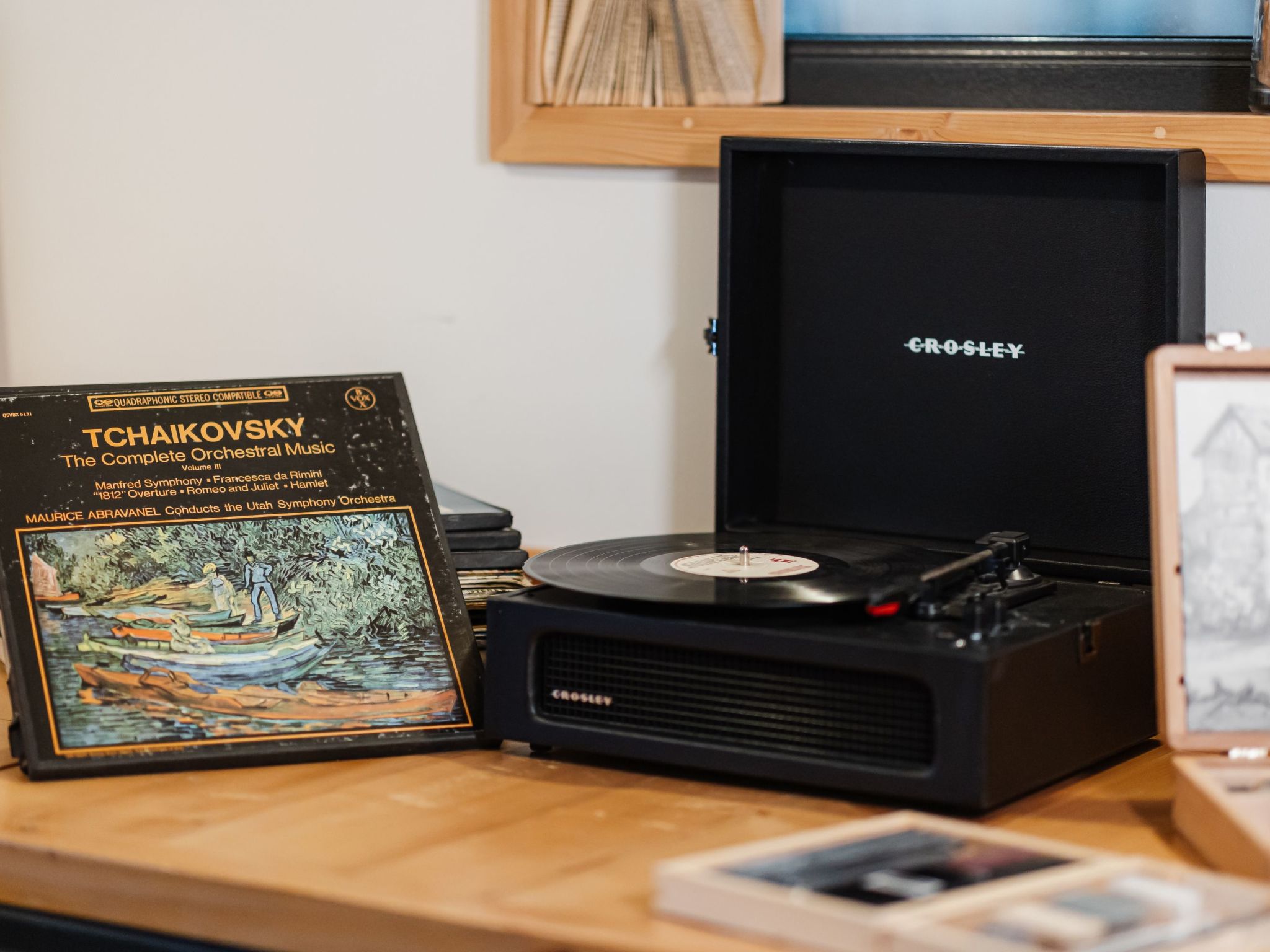 Kleines Haus mit Werkstatt-Binnen