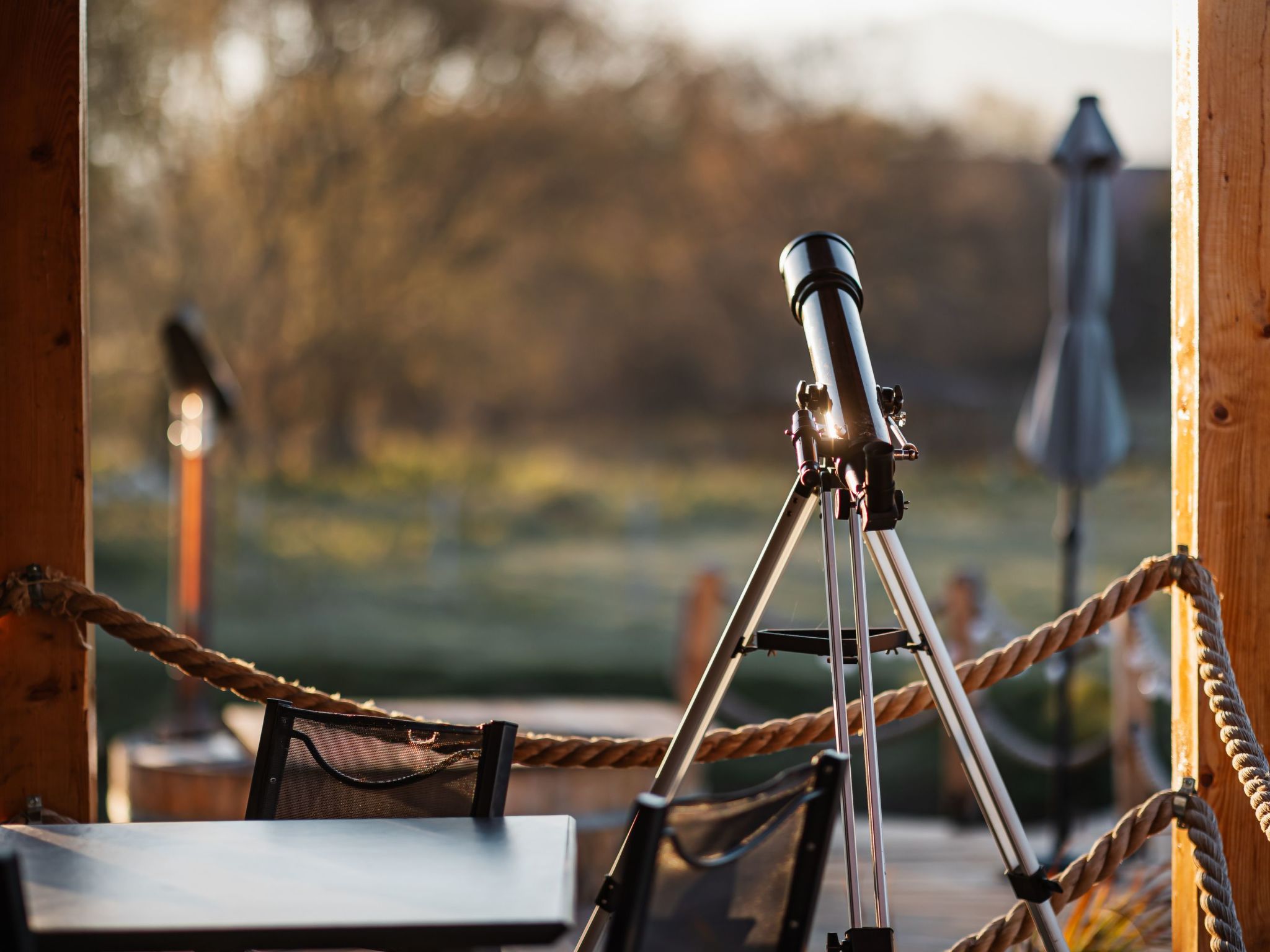 Kleines Haus mit Werkstatt-Buiten