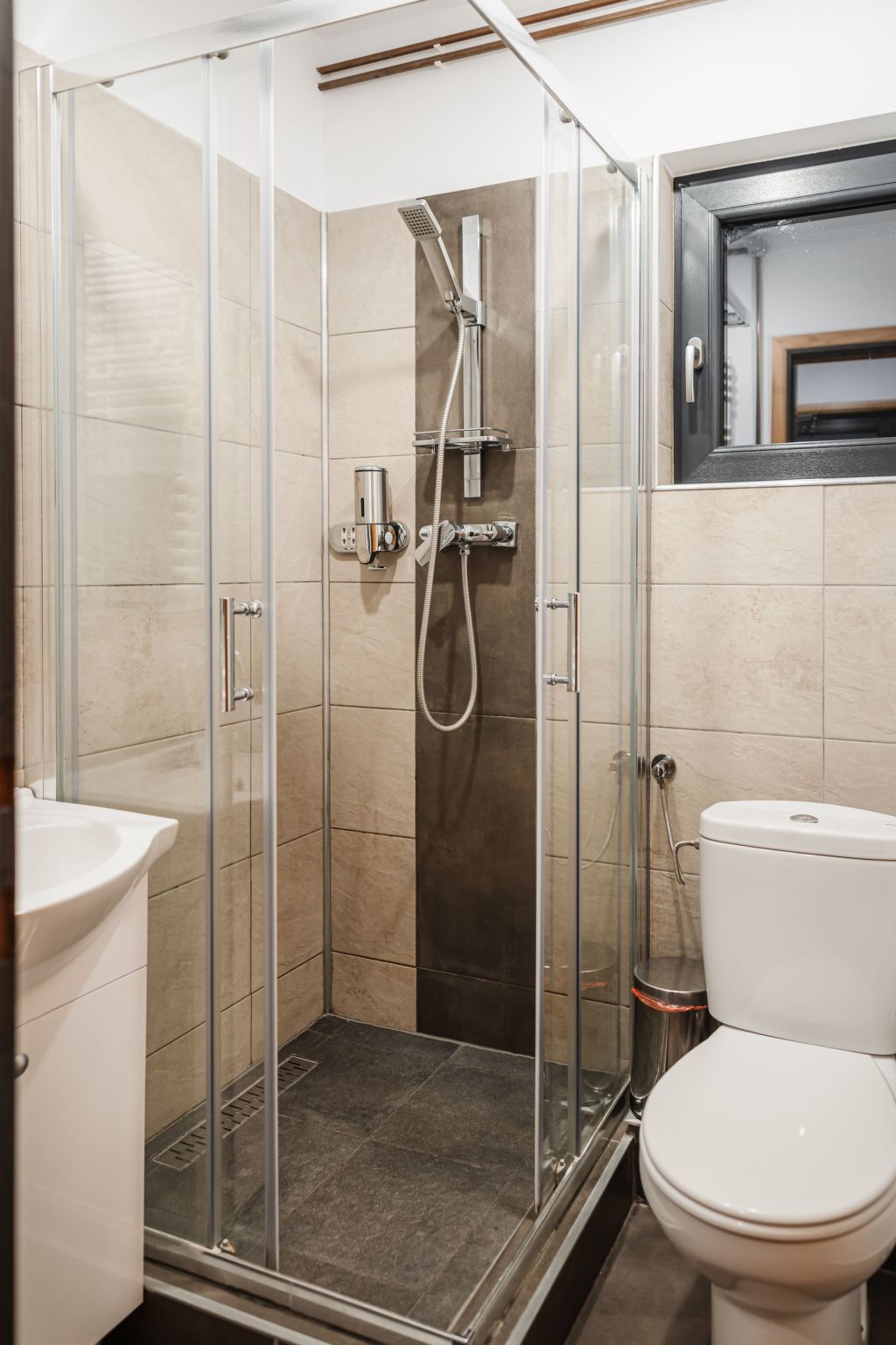 Kleines Haus mit Werkstatt-Image-tags.info