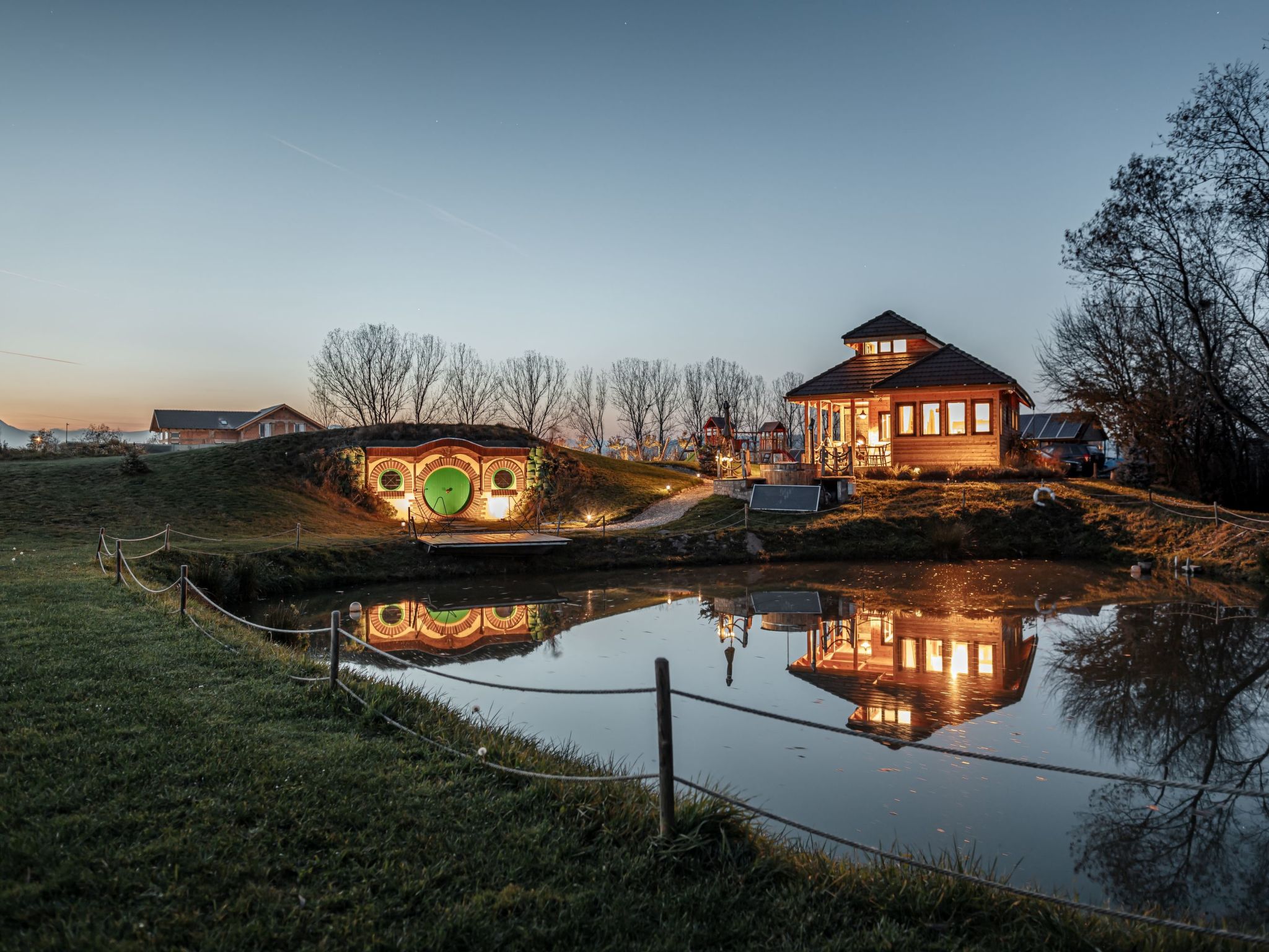 Sfeervol vrijstaand huisje met werkplaats en bergzicht in Râşnov - foto 35