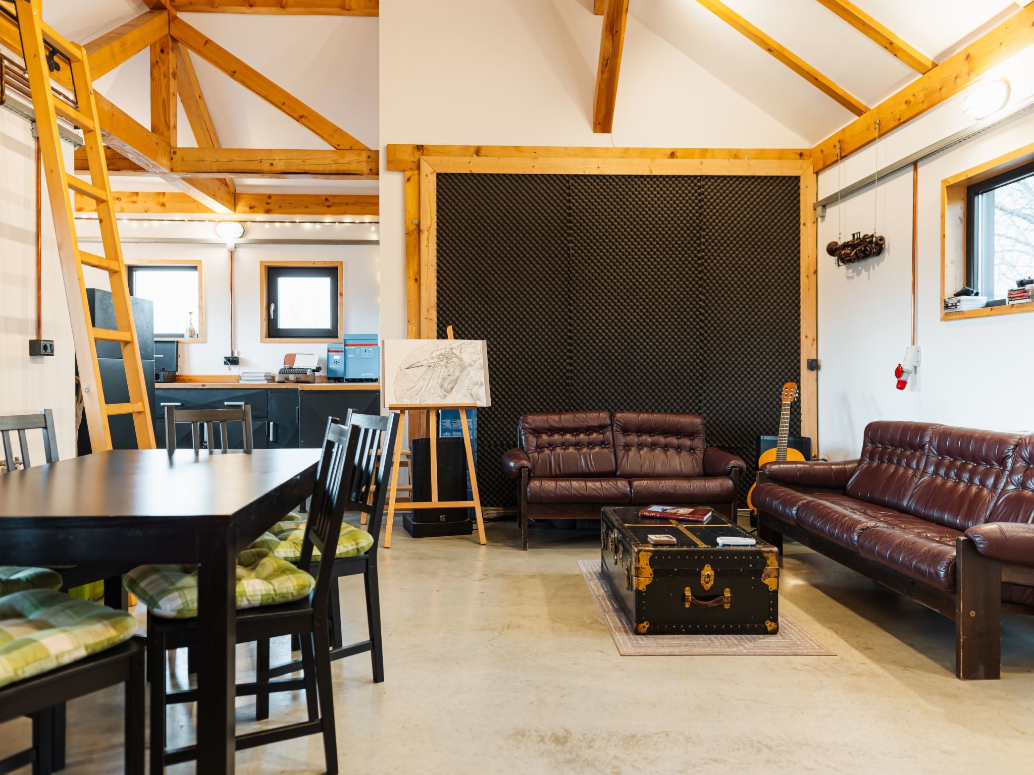 Kleines Haus mit Werkstatt-Binnen