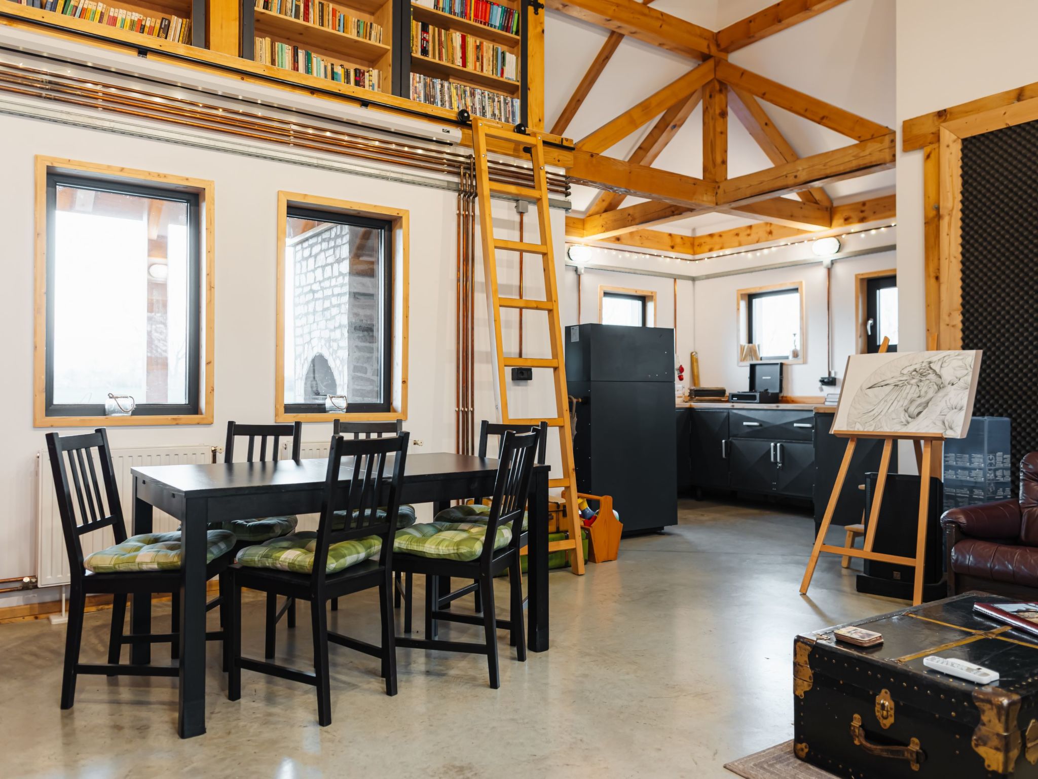 Kleines Haus mit Werkstatt-Binnen