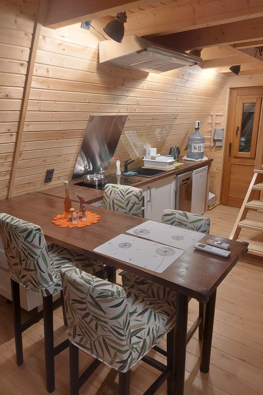 Berghütte "Pumbaa House" mit eigenem 'Pool'-Binnen