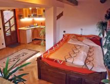 Centraal gelegen appartement in Vale met prachtig bergzicht - thumbnail 6