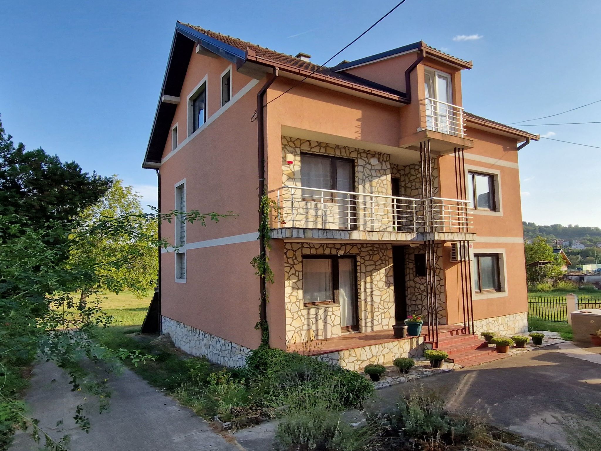 Schöne große Villa Vrcin