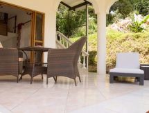 Sfeervol appartement met tuin en BBQ op 700m van zee in Beau Vallon - thumbnail 5