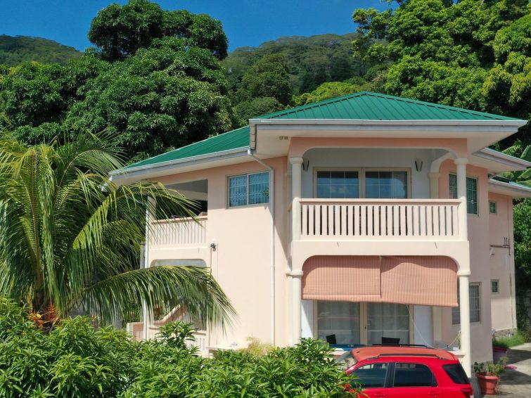Op 400 m van zee: Ruim appartement in Beau Vallon voor 4 personen in Beau Vallon