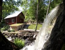 Sfeervol Zweedse woning direct aan meer met sauna en open haard - thumbnail 1