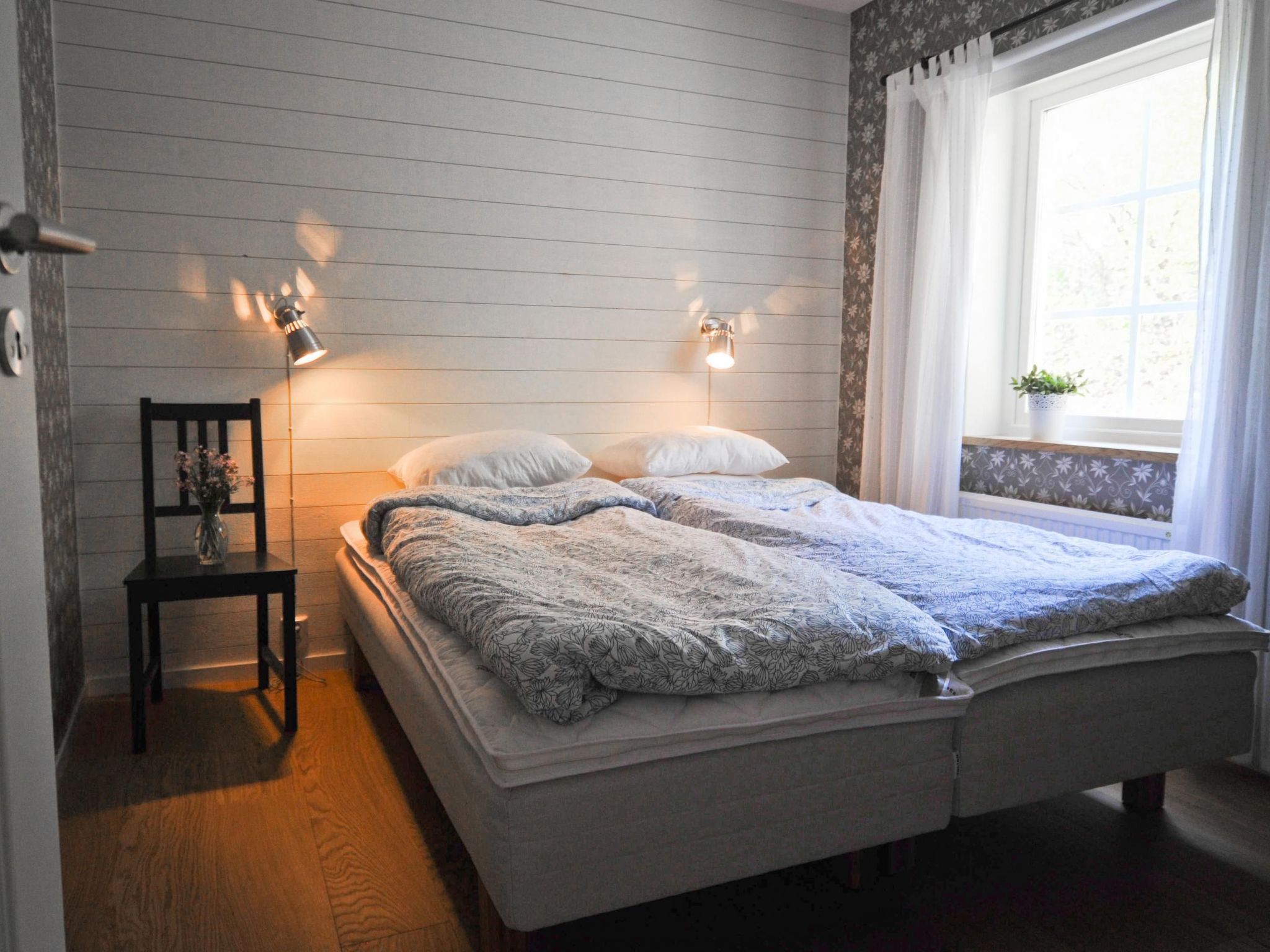 Direkt am See gelegen-Dedans