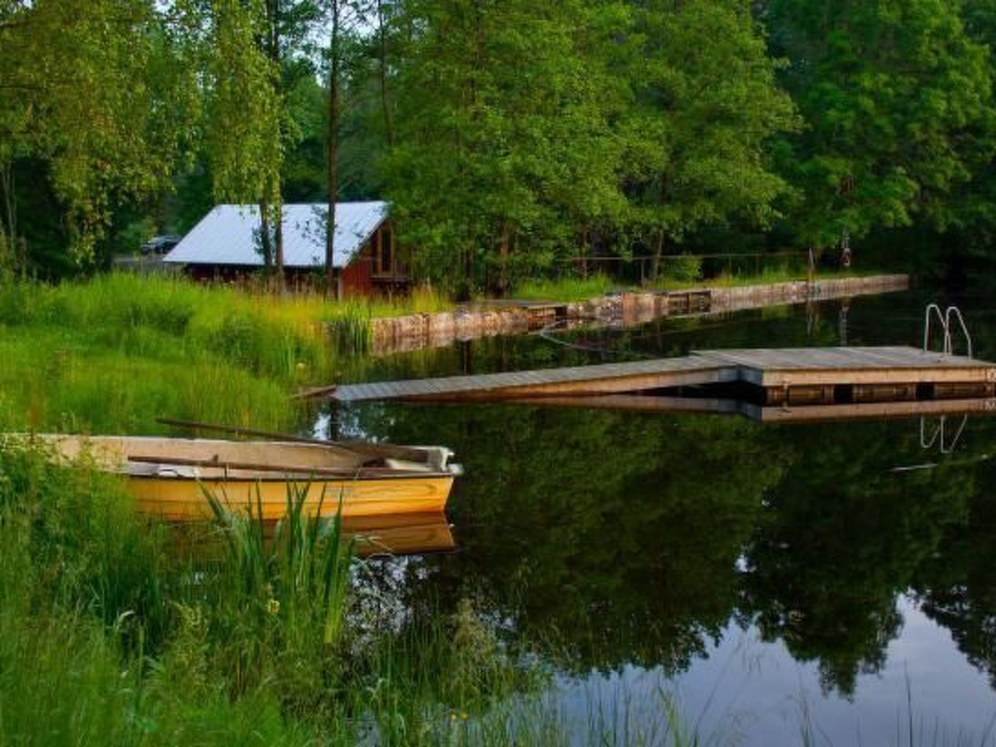 Direkt am See gelegen-Dedans