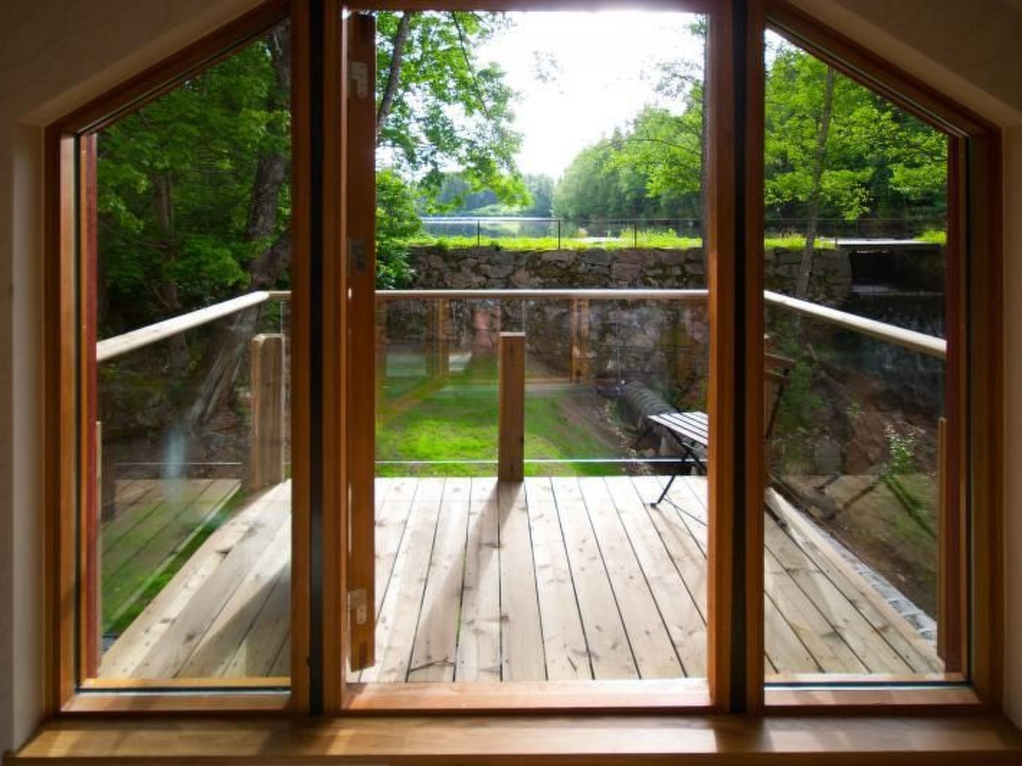 Direkt am See gelegen-Dedans