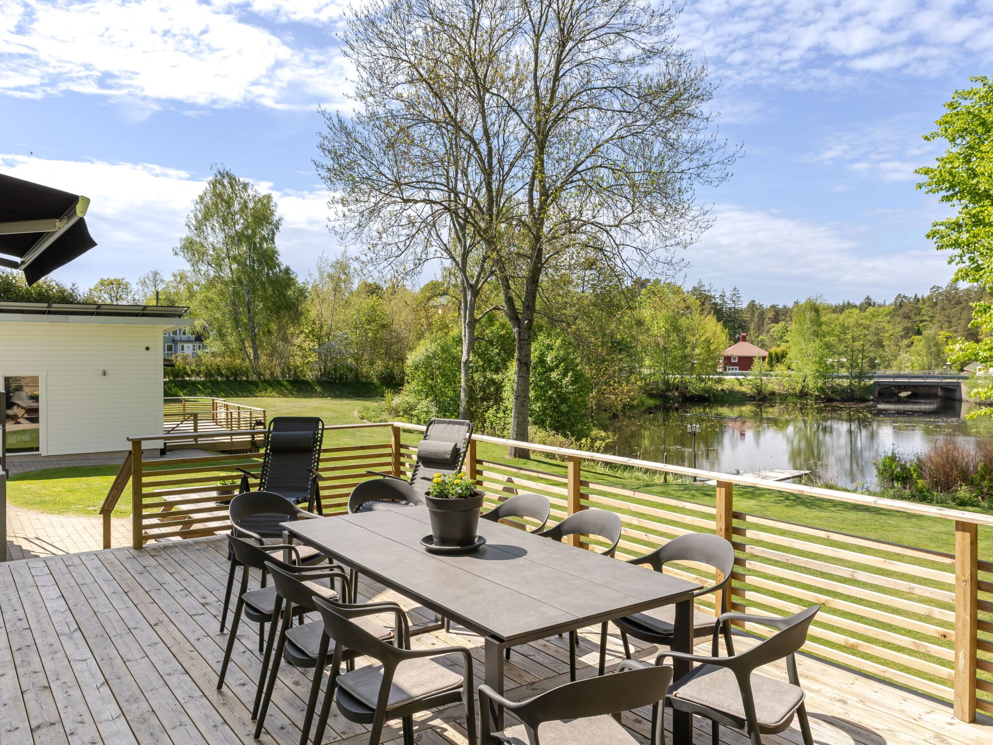 Moderne villa aan de rivier met eigen boot en steiger in Asarum, Blekinge - foto 5