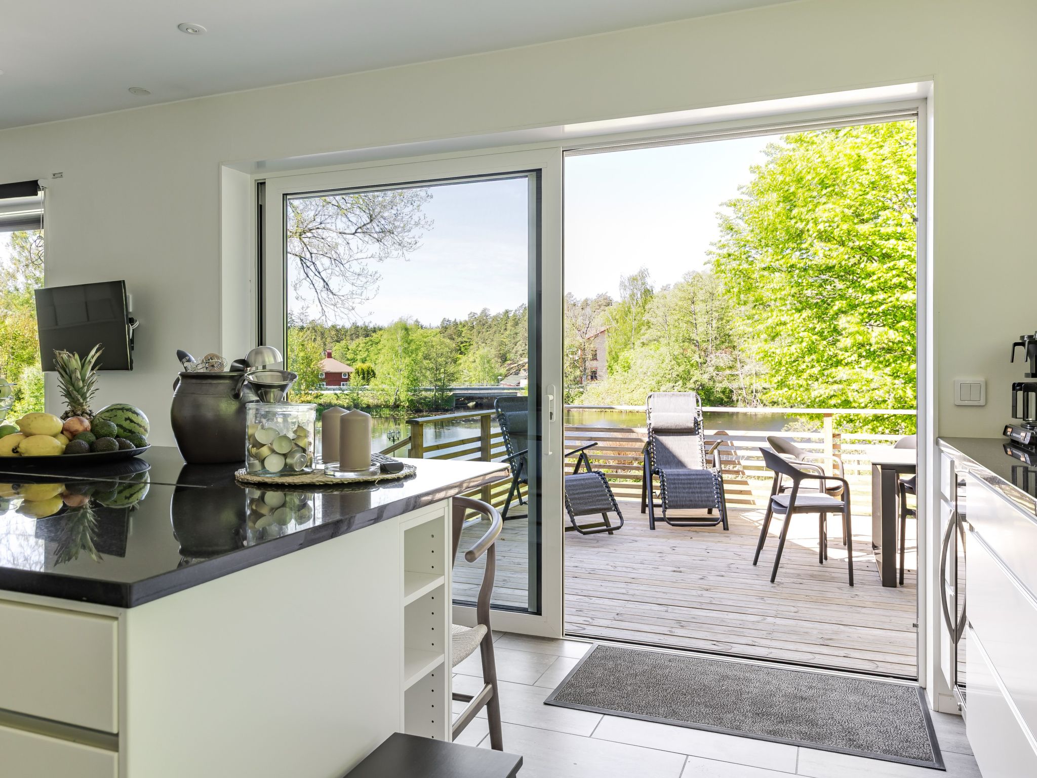 Moderne villa aan de rivier met eigen boot en steiger in Asarum, Blekinge - foto 8
