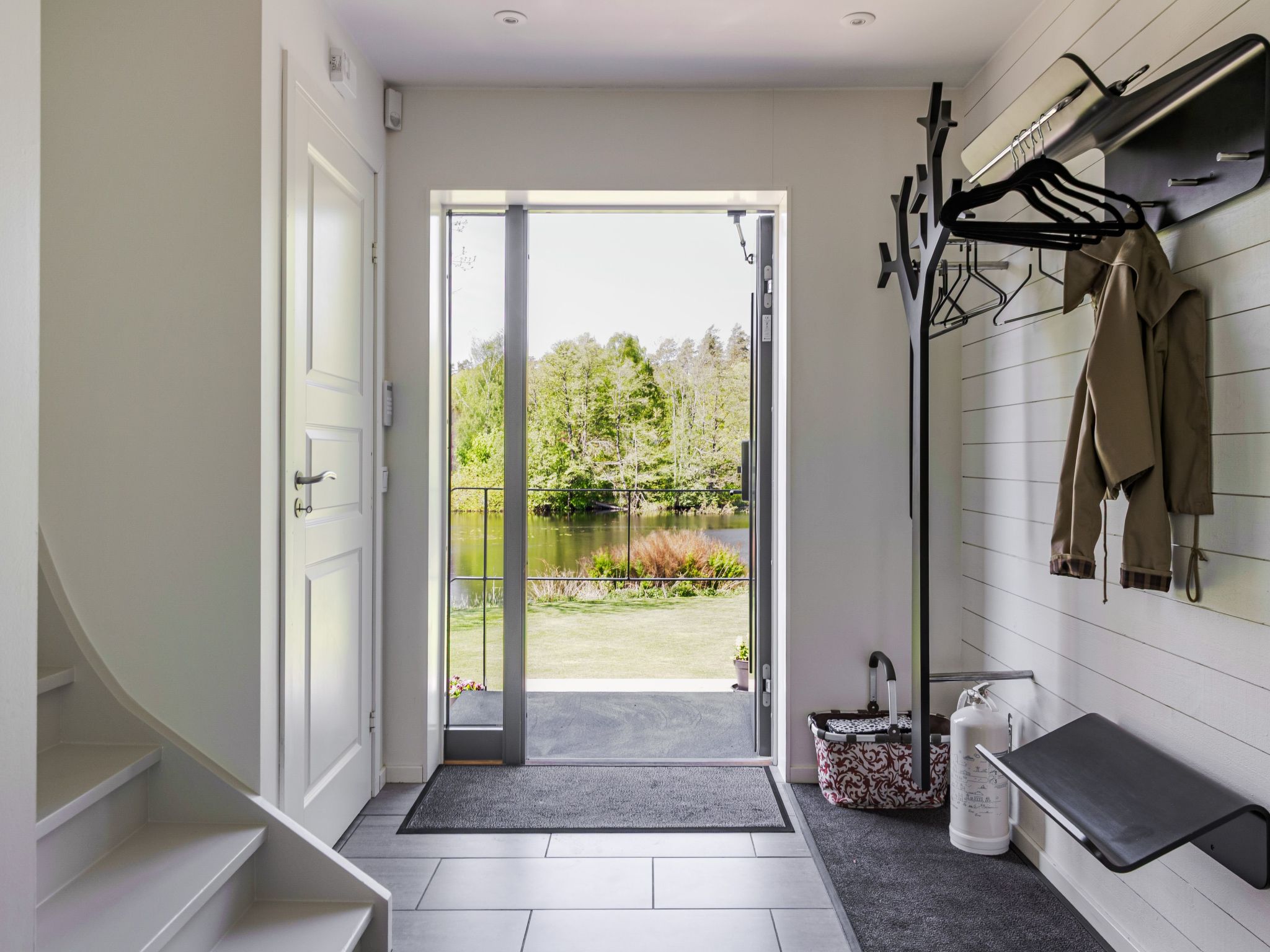 Moderne villa aan de rivier met eigen boot en steiger in Asarum, Blekinge - foto 20