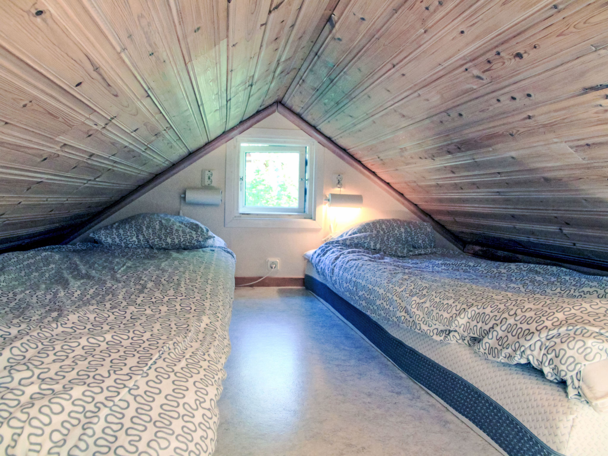 Holzhaus mit überdachter Terrasse - Binnen