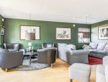 Open haard en verwarmd zwembad in ruim vakantiehuis in Falkenberg - thumbnail 3