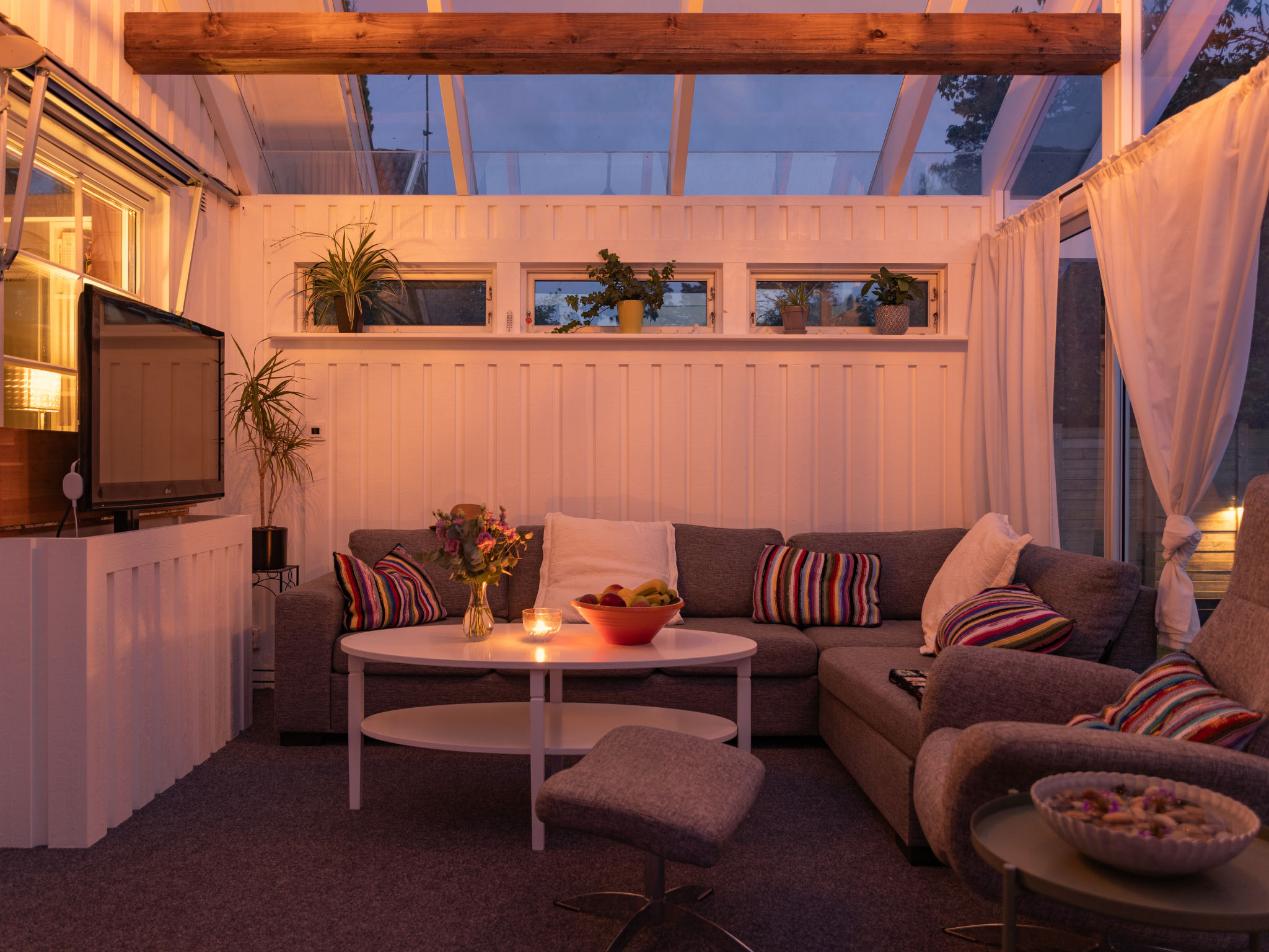 Open haard en verwarmd zwembad in ruim vakantiehuis in Falkenberg - foto 38