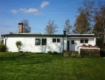 Vrijstaande bungalow aan het meer in Gällstad, 25 meter van het water - thumbnail 3
