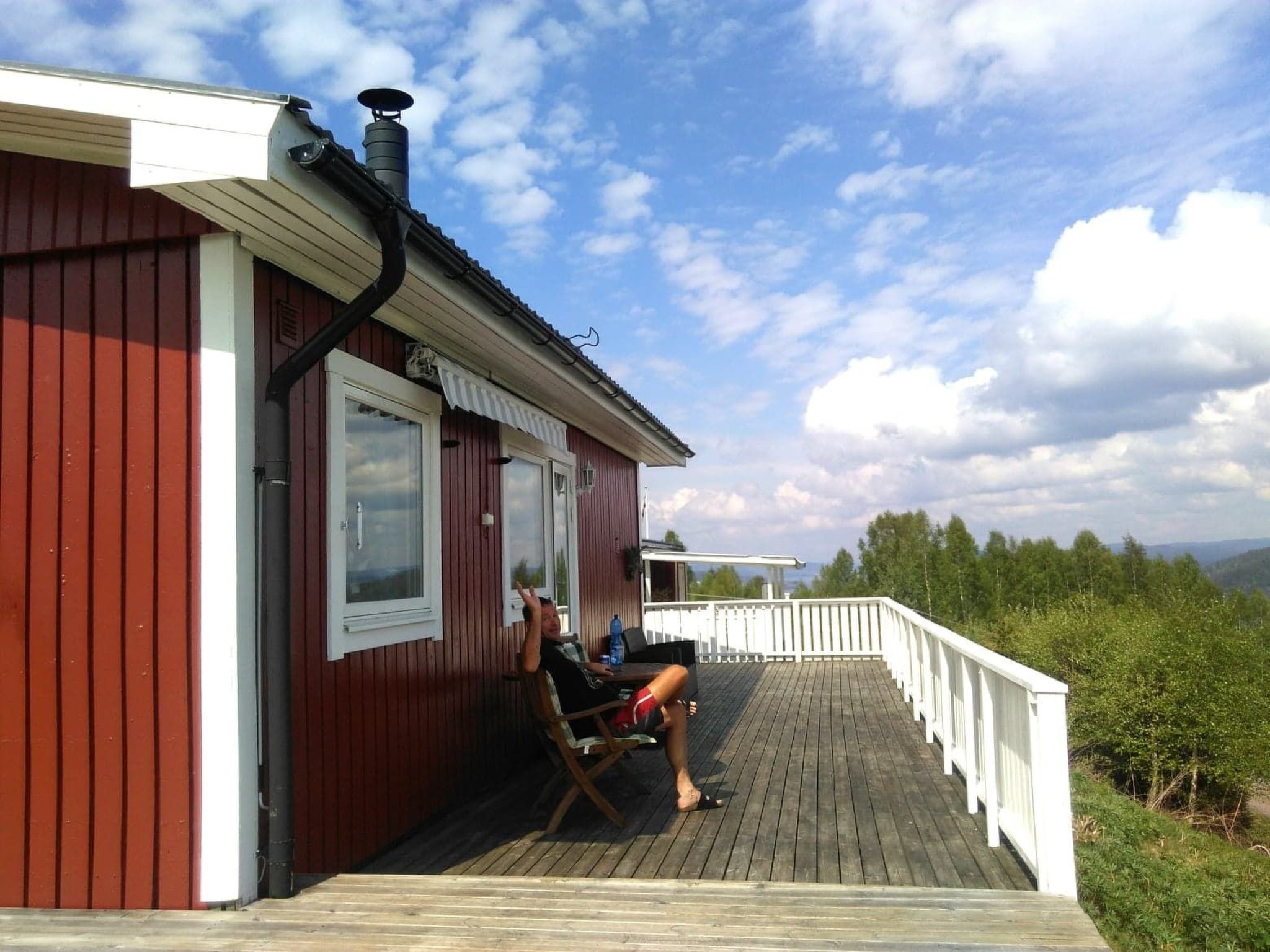 Tolles Ferienhaus in Sunne mit Großer Terrasse-Buiten