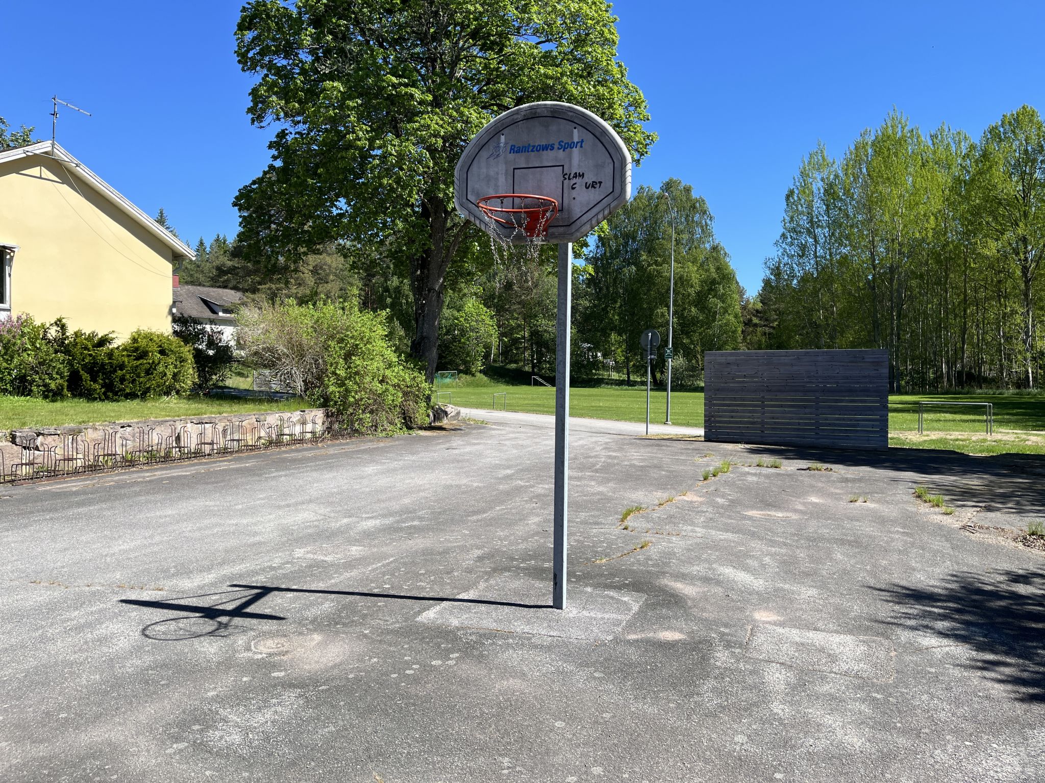 Skolhuset - Buiten