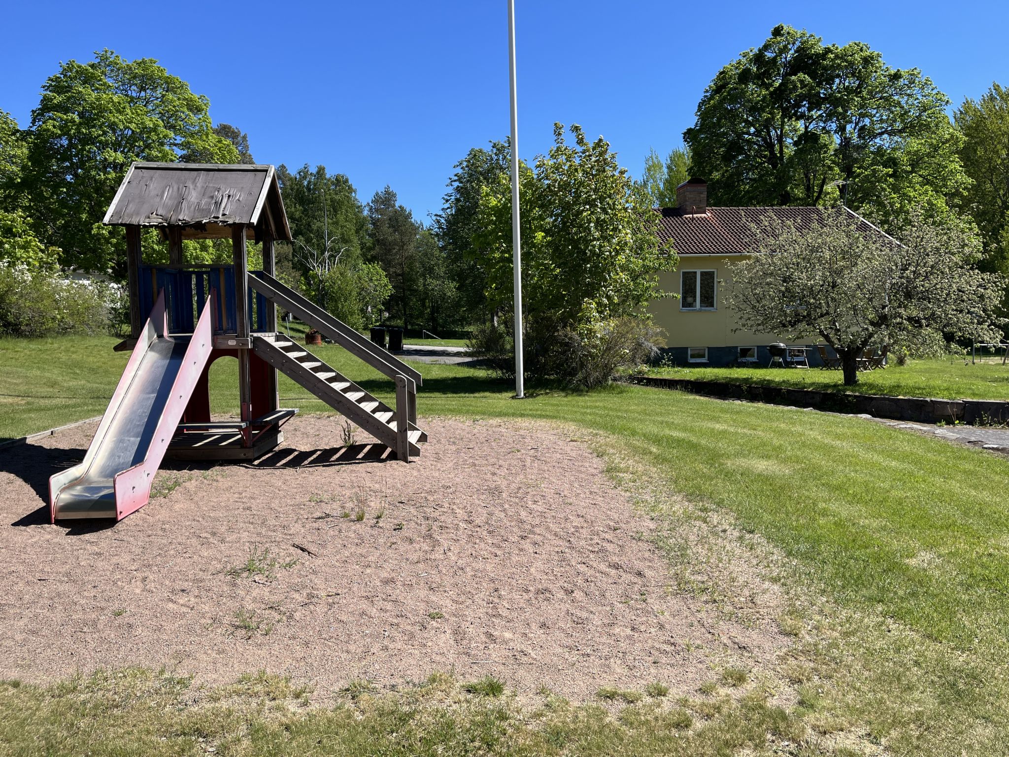 Skolhuset - Buiten