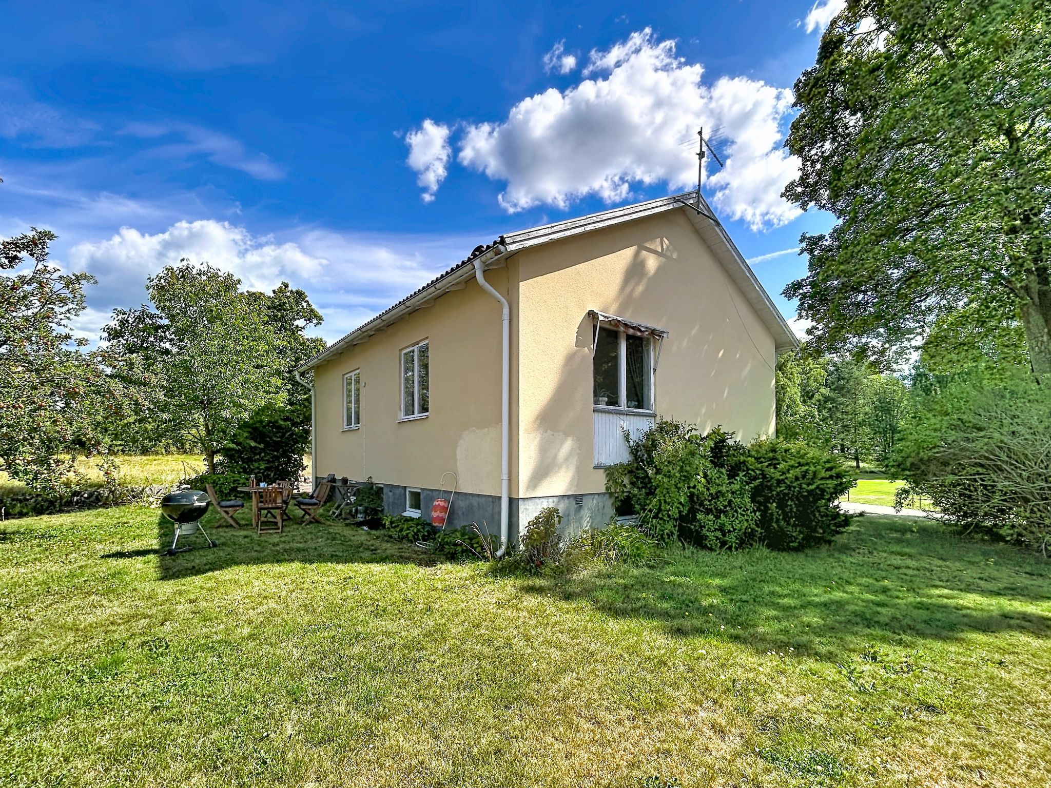 Skolhuset - Buiten