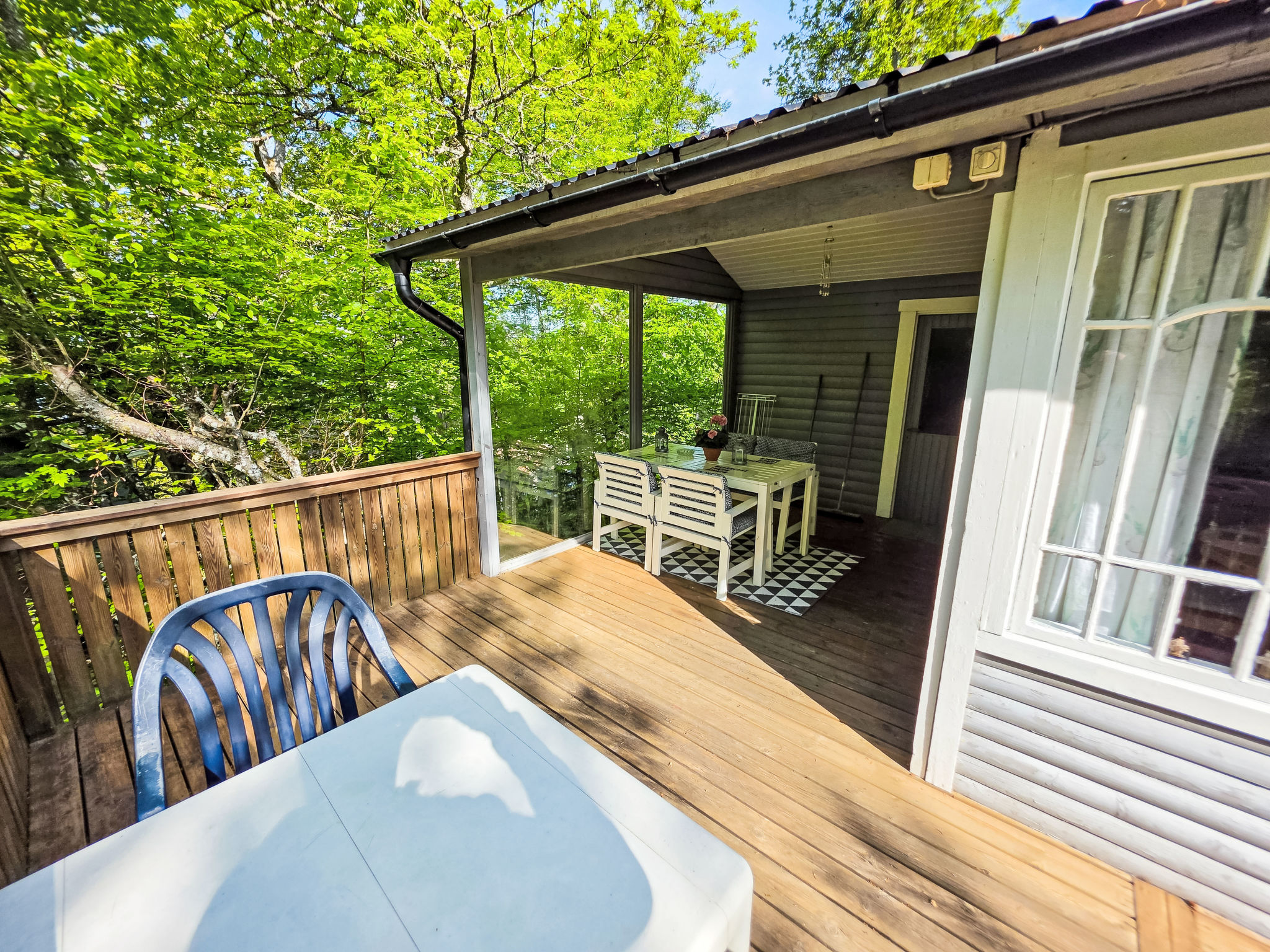 Cottage mit Whirlpool - Buiten