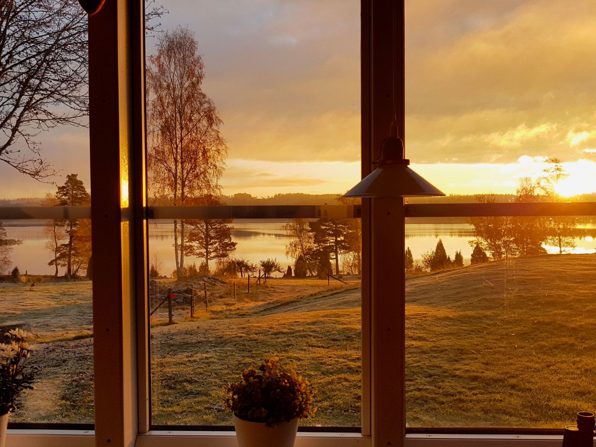 Haus mit toller Aussicht an einem schönen See-Inside