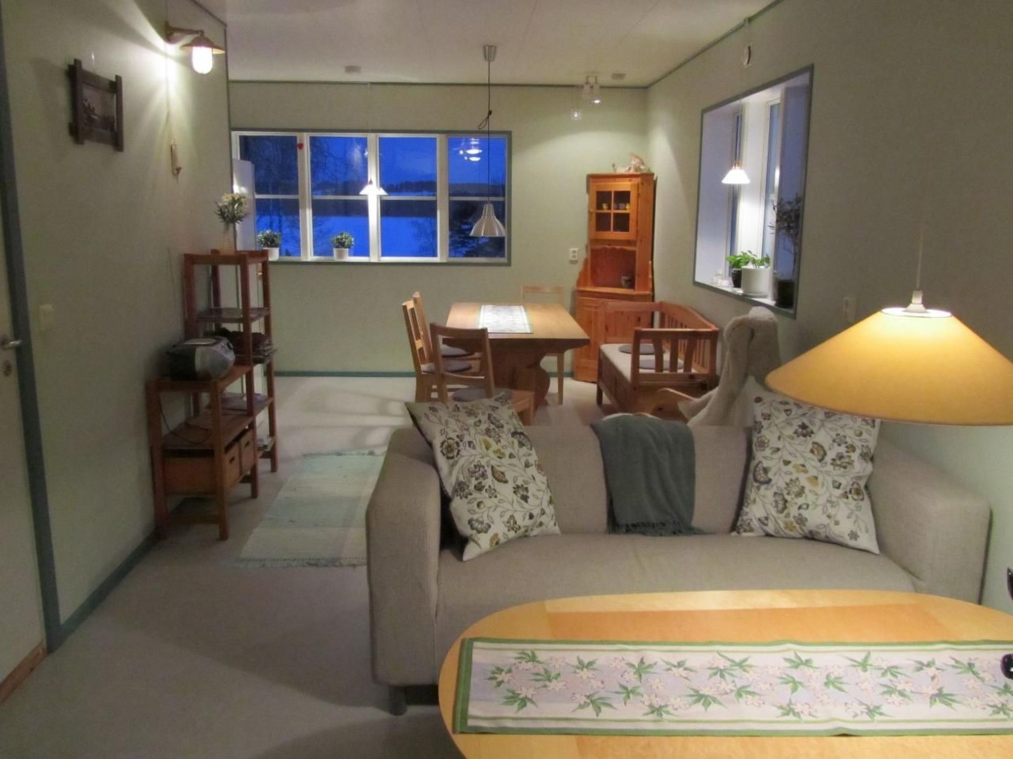 Haus mit toller Aussicht an einem schönen See-Inside