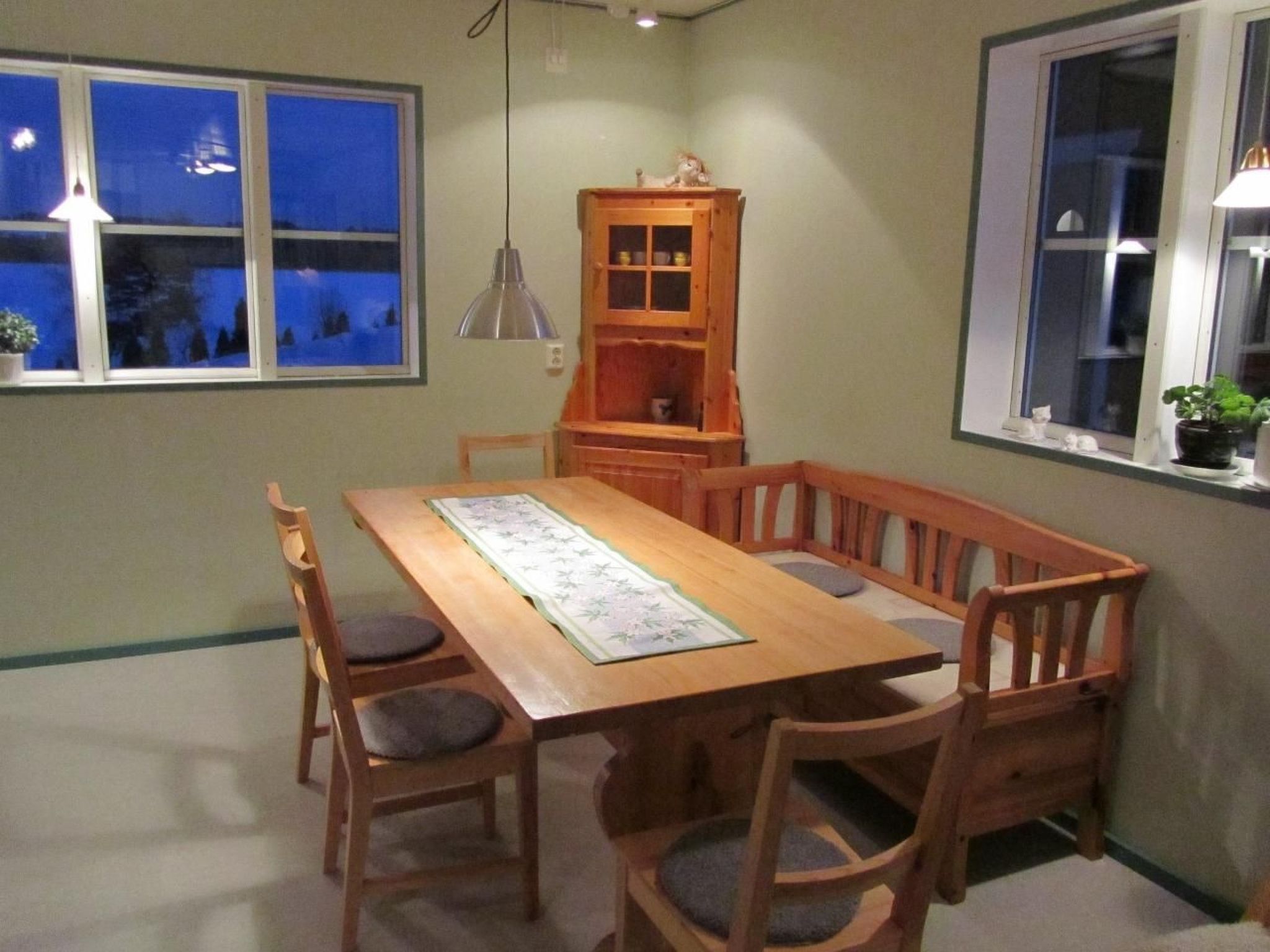 Haus mit toller Aussicht an einem schönen See-Inside