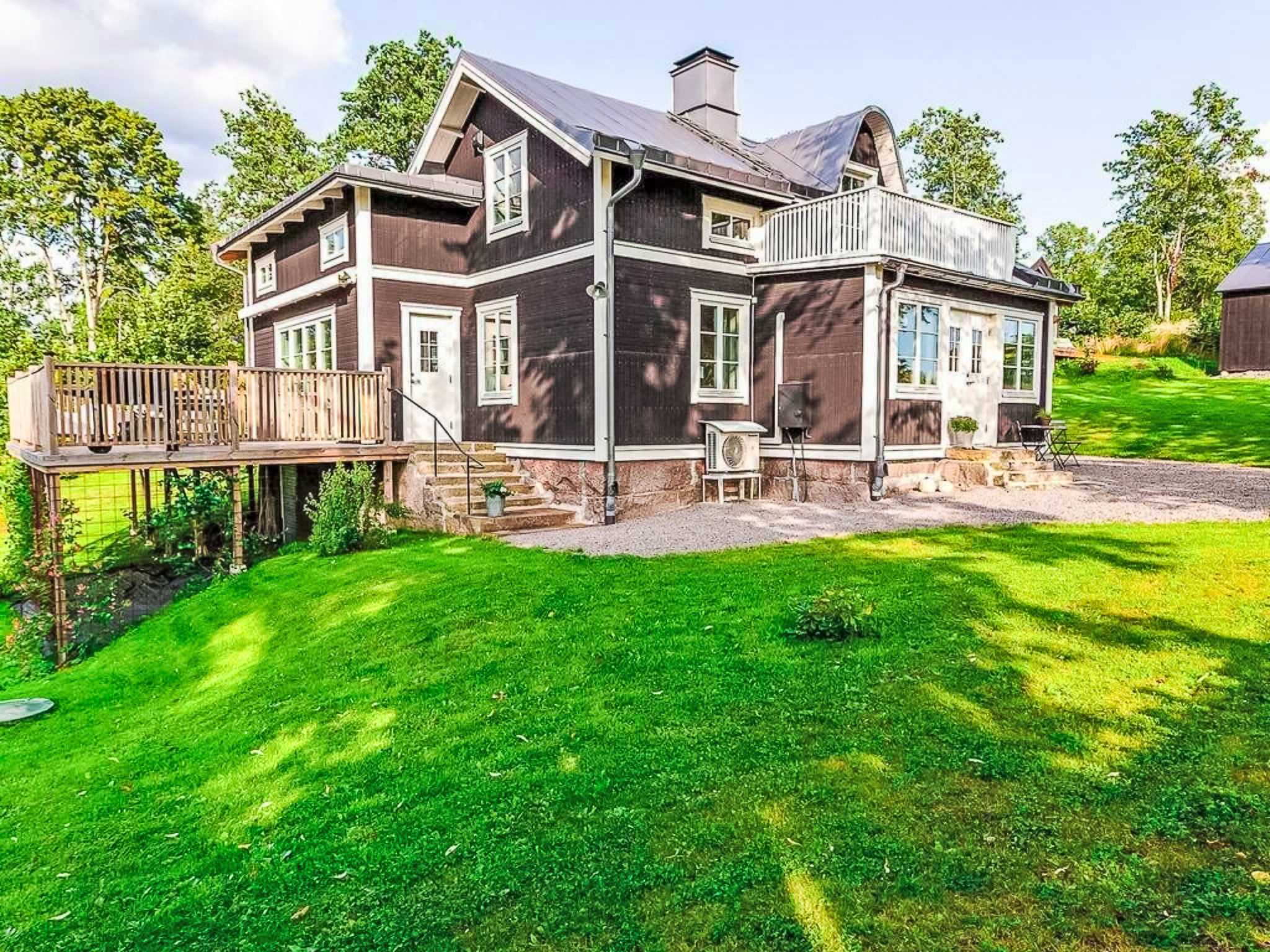 Hjorted am Seeufer