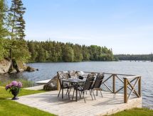 Vrijstaand vakantiehuis aan het meer in Småland met roeiboot en eigen steiger - thumbnail 2