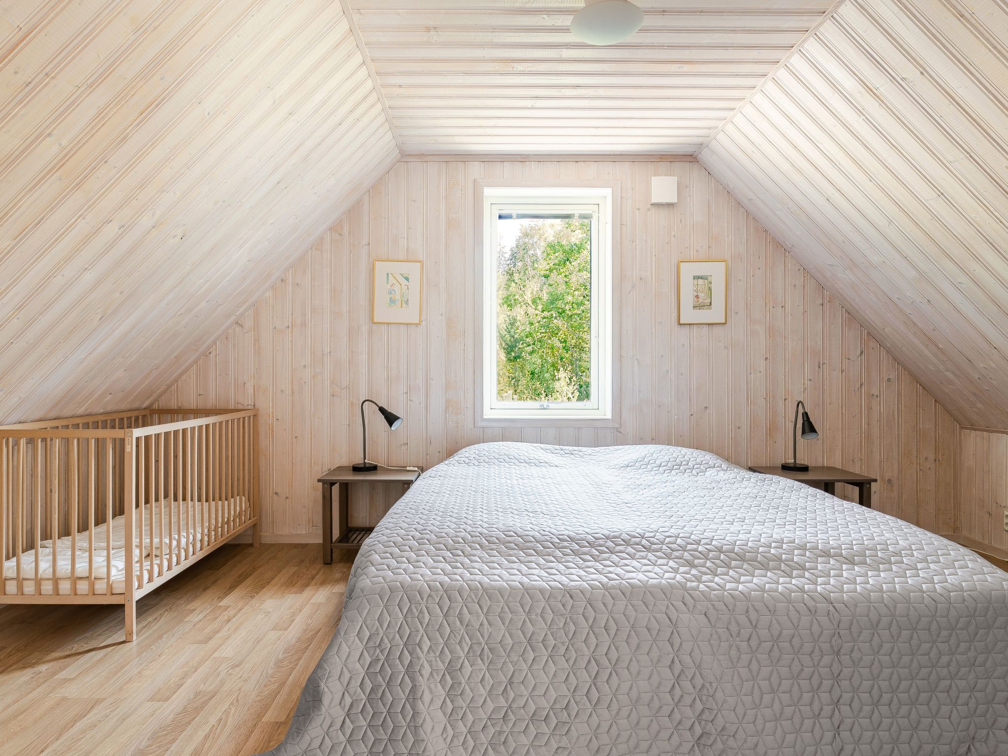 Skogstorp-Dedans