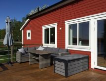 Vrijstaand vakantiehuis met sauna, tuin en terras direct aan het meer in Holmsjö - thumbnail 5