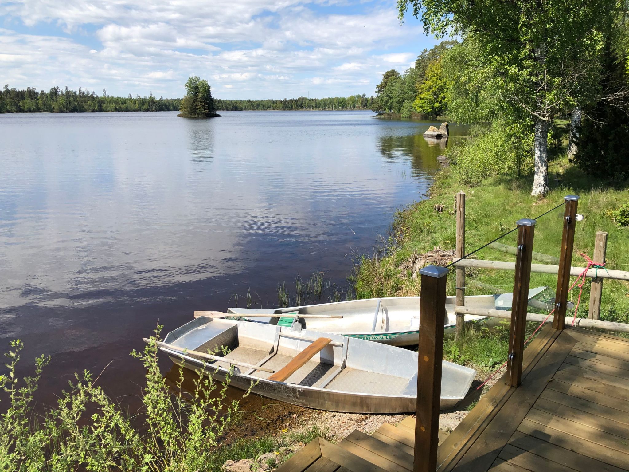 Mit Garten und Holzterrasse am See-Binnen