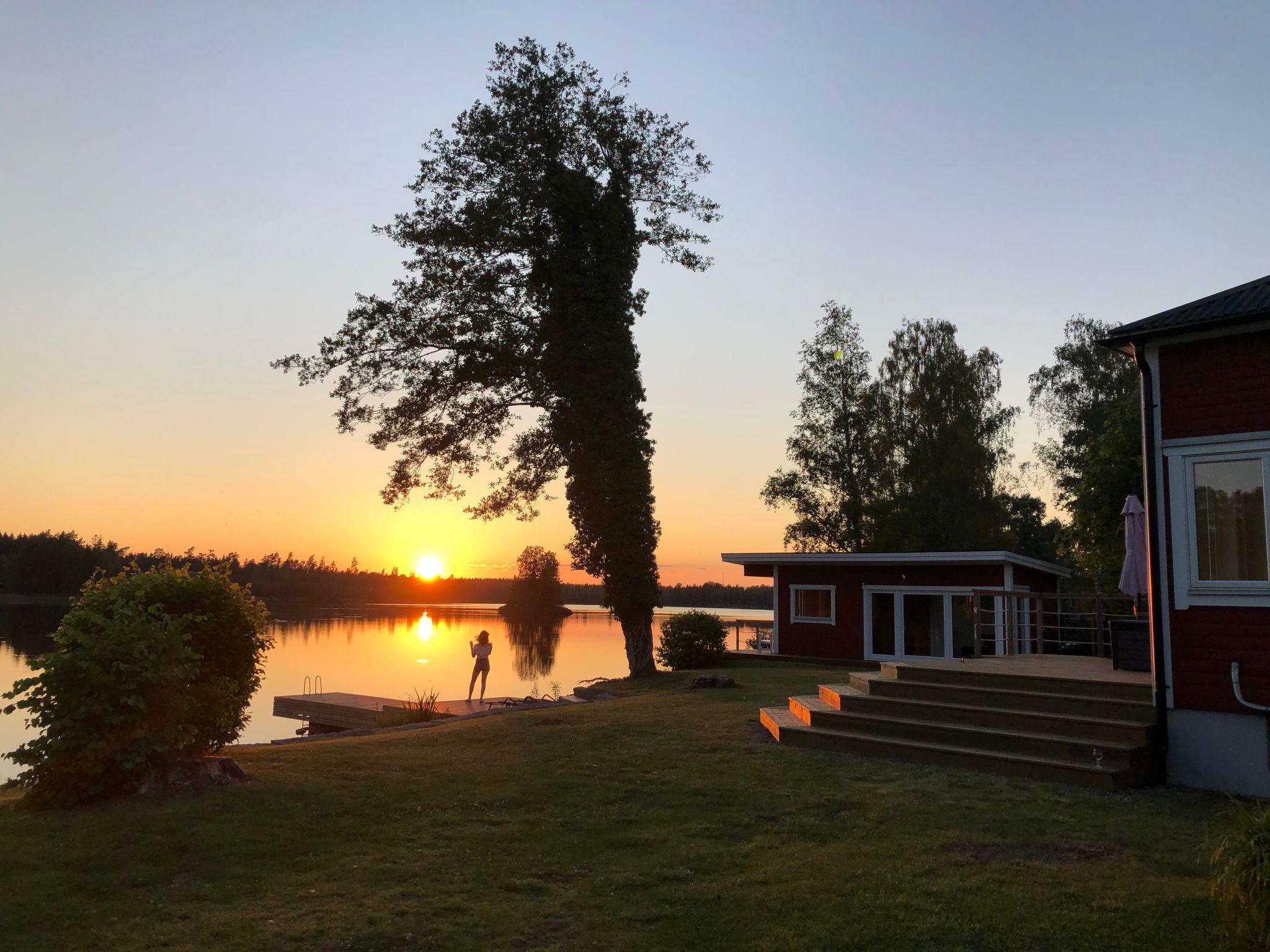 Mit Garten und Holzterrasse am See-Binnen