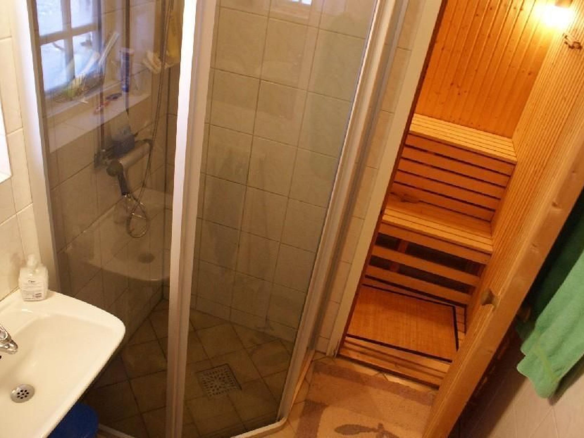 Mit Balkon, Terrasse und Garten-Binnen