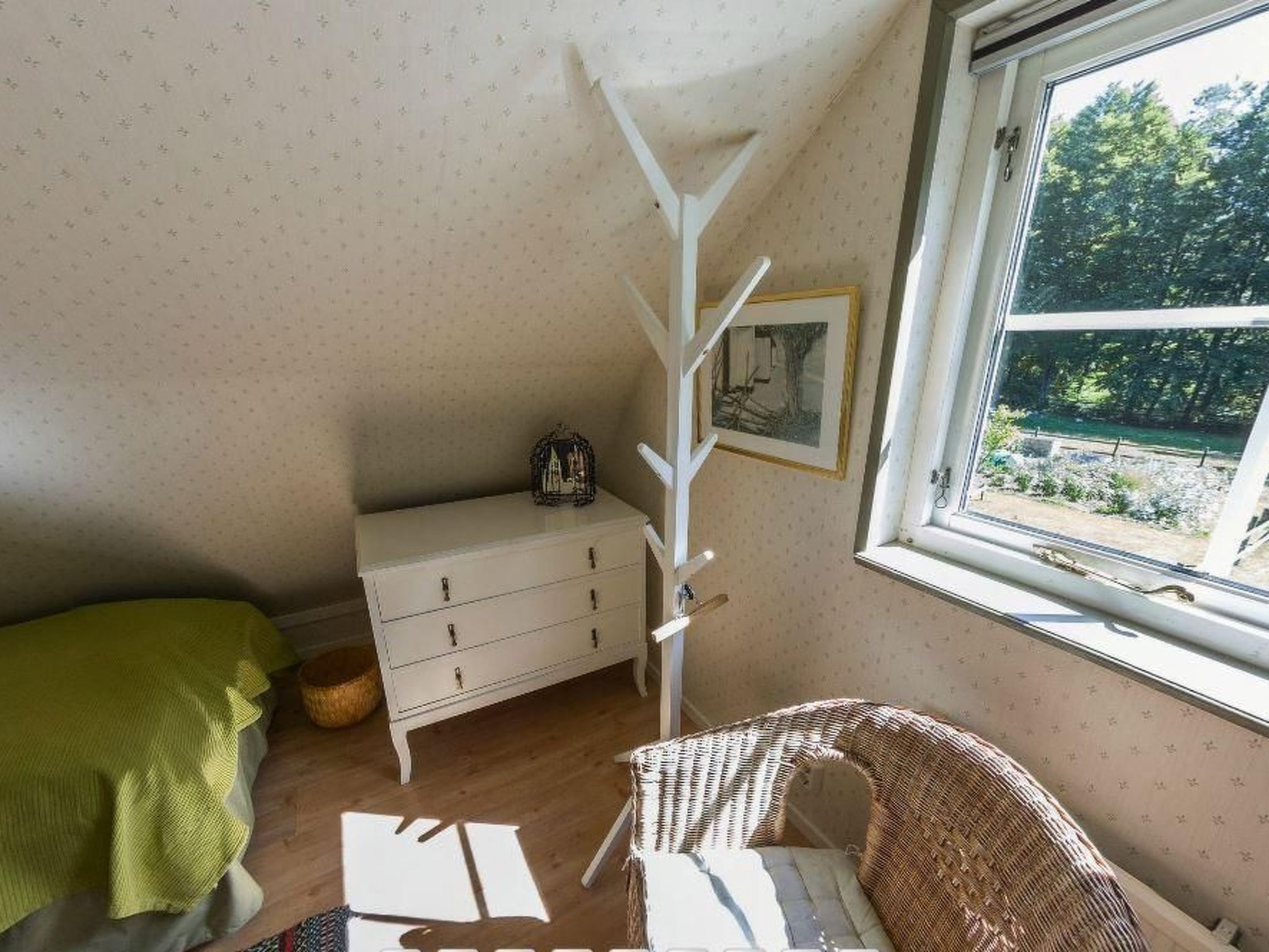 Mit Balkon, Terrasse und Garten-Binnen